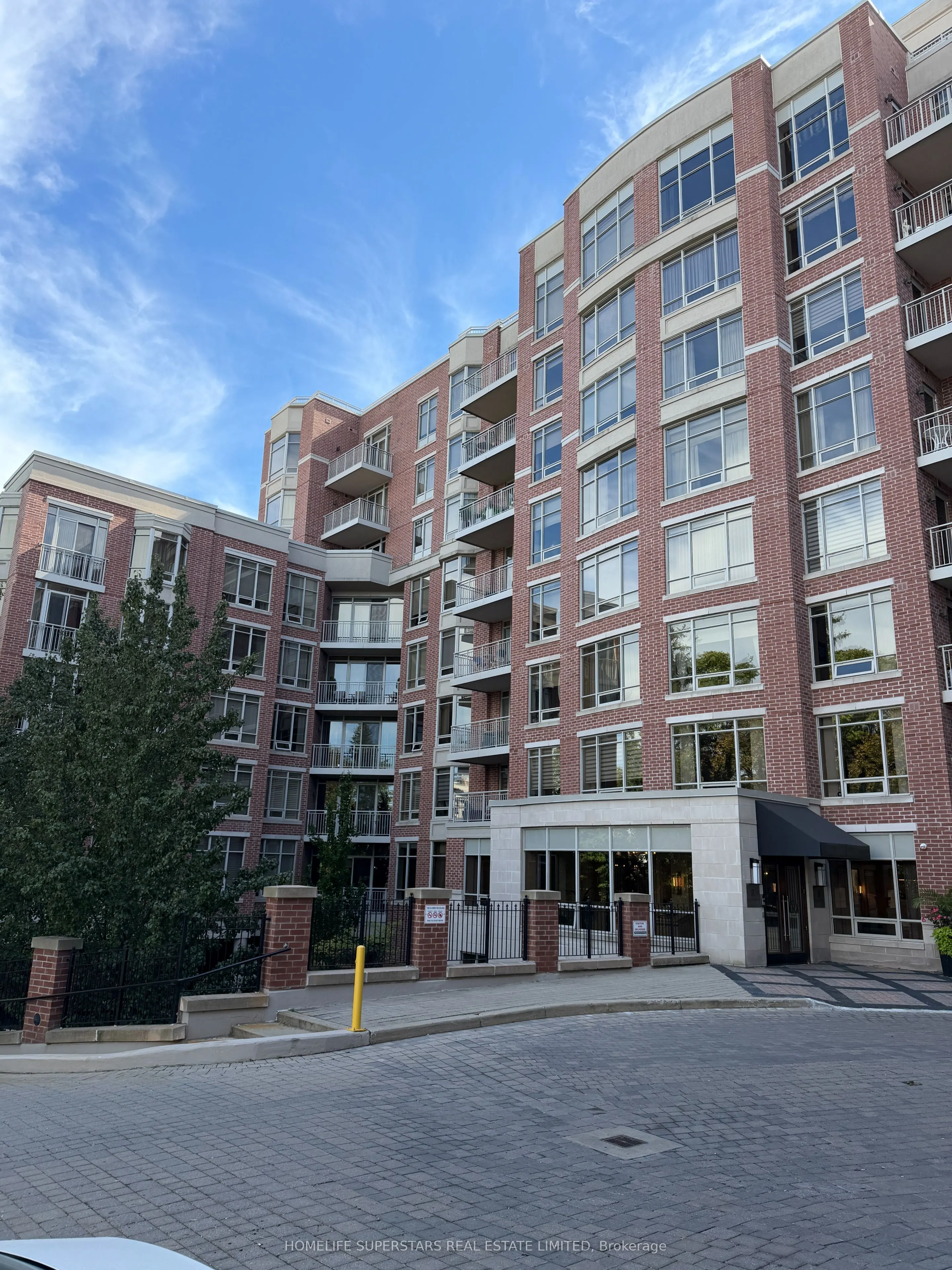 10101 Yonge Street #619