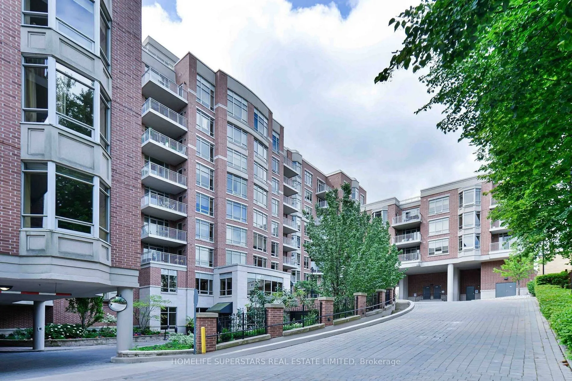 10101 Yonge Street #619