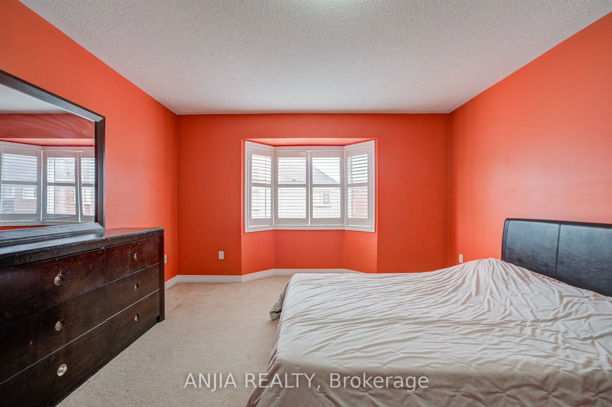 23 Ayhart Street E
