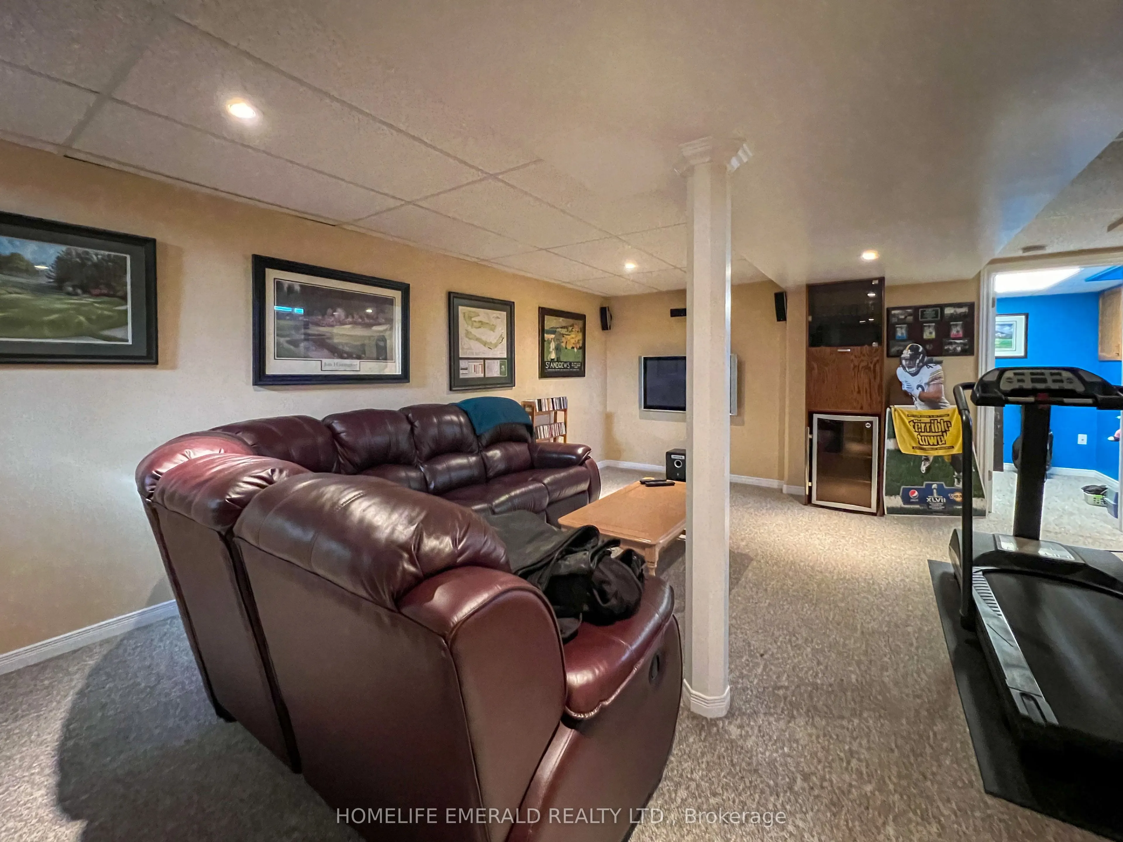 1 Potter Crescent