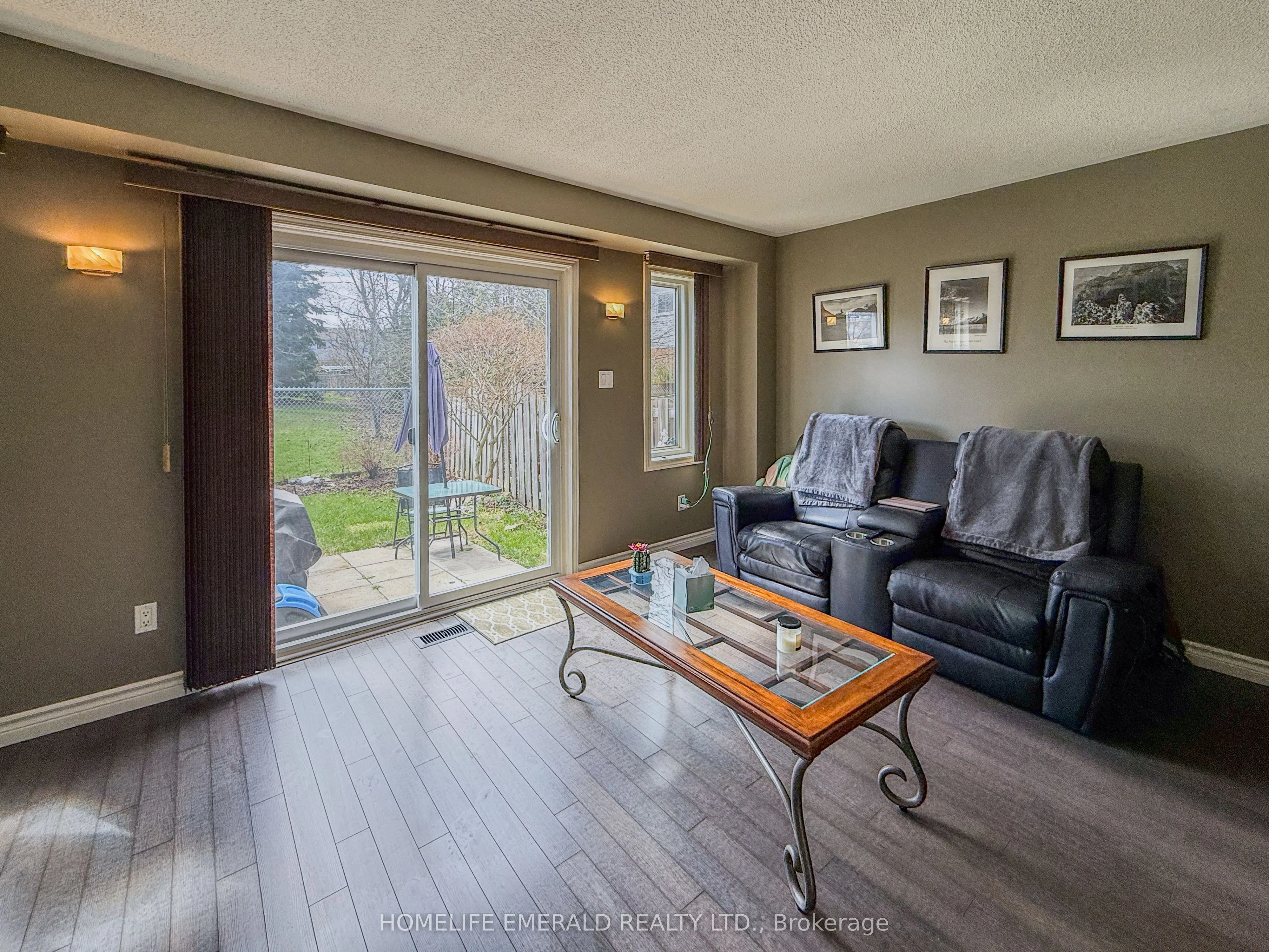 1 Potter Crescent