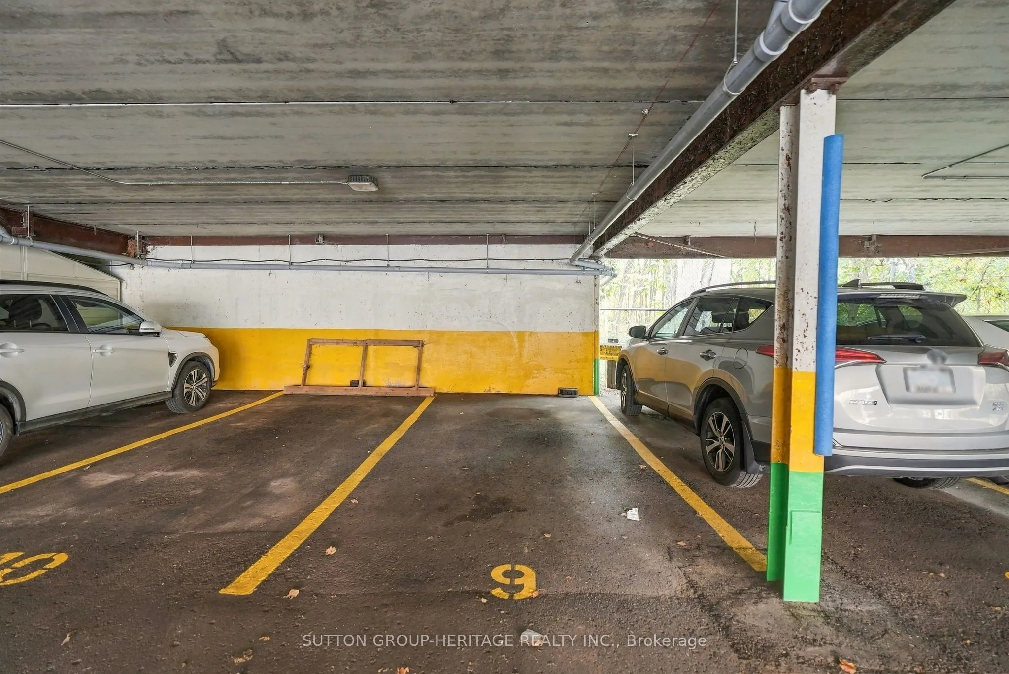 15390 Yonge Street #406