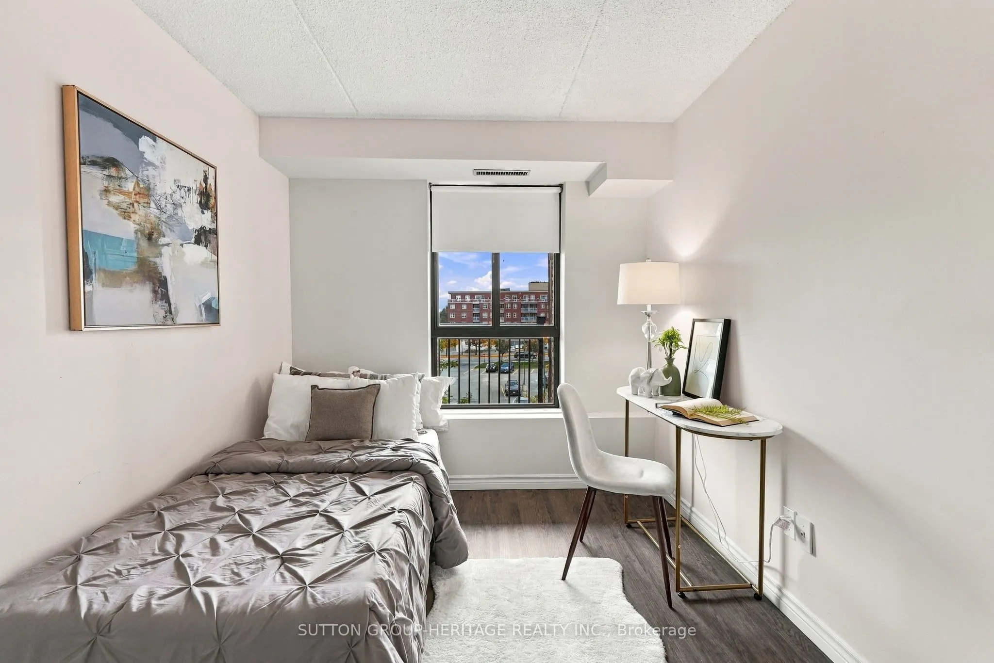 15390 Yonge Street #406
