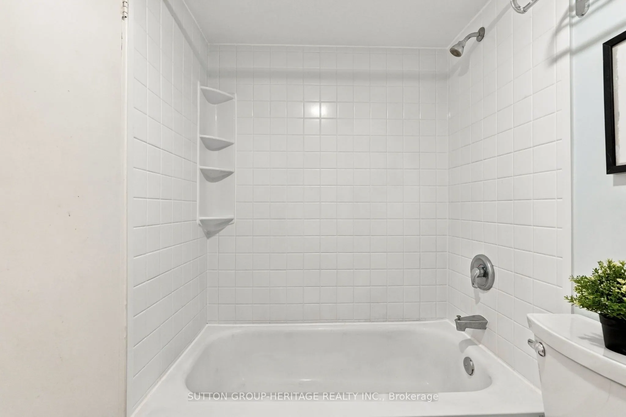 15390 Yonge Street #406