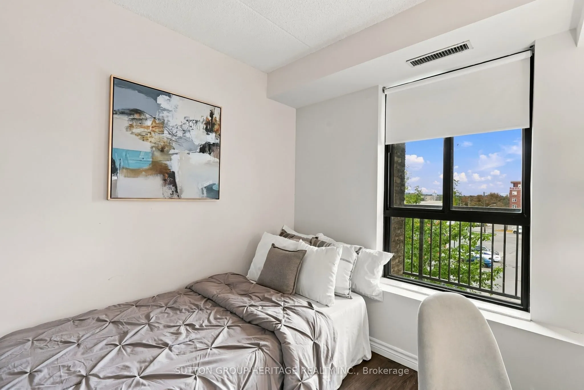 15390 Yonge Street #406
