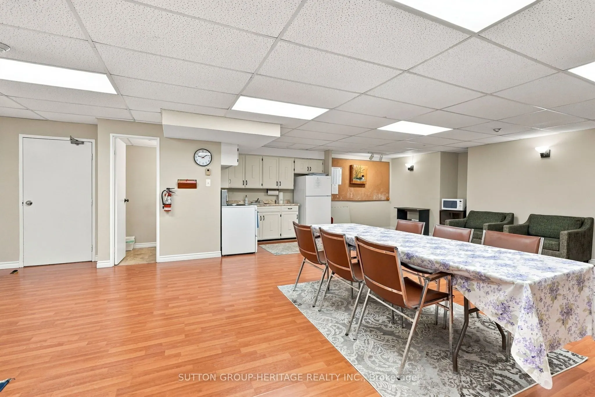 15390 Yonge Street #406