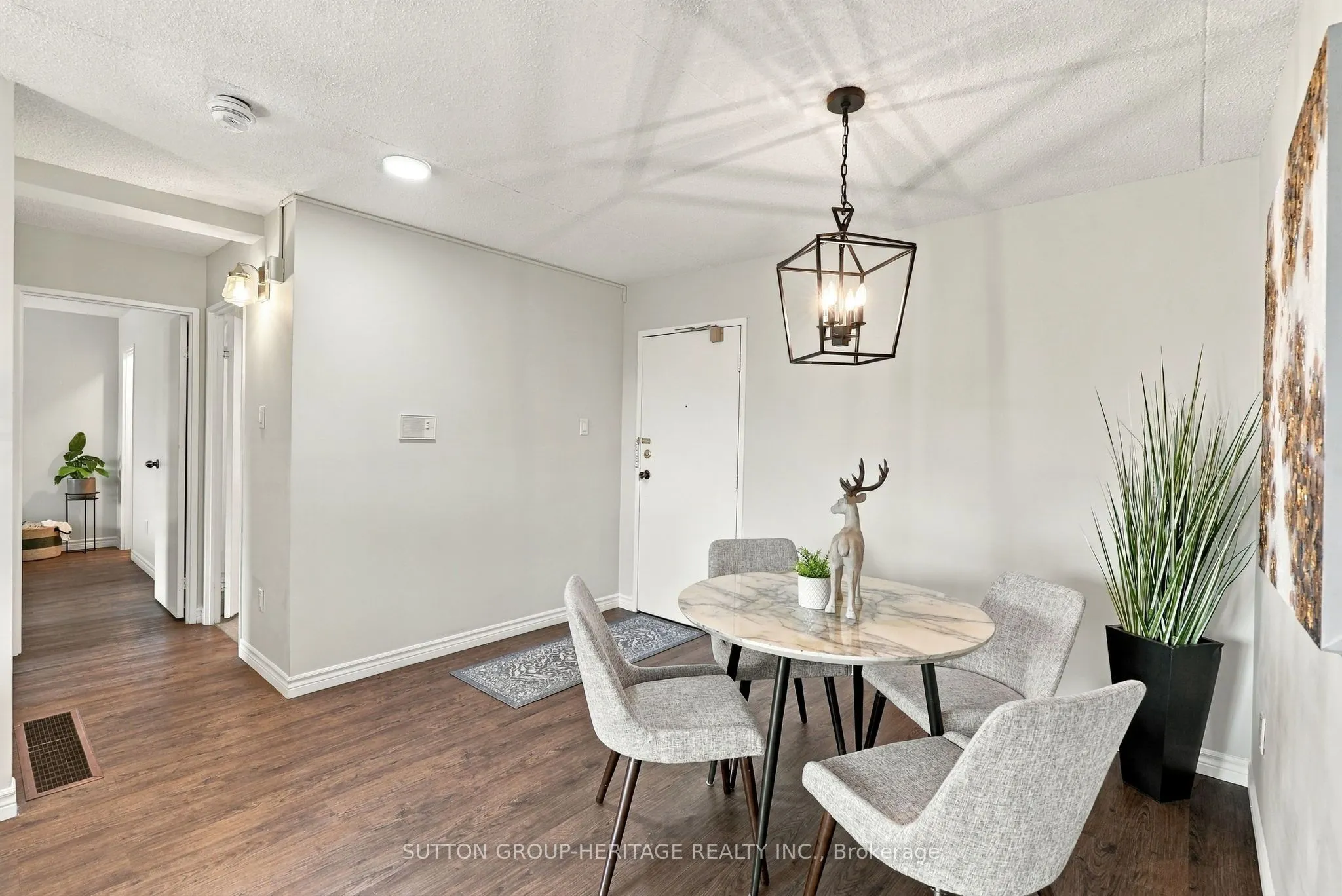 15390 Yonge Street #406