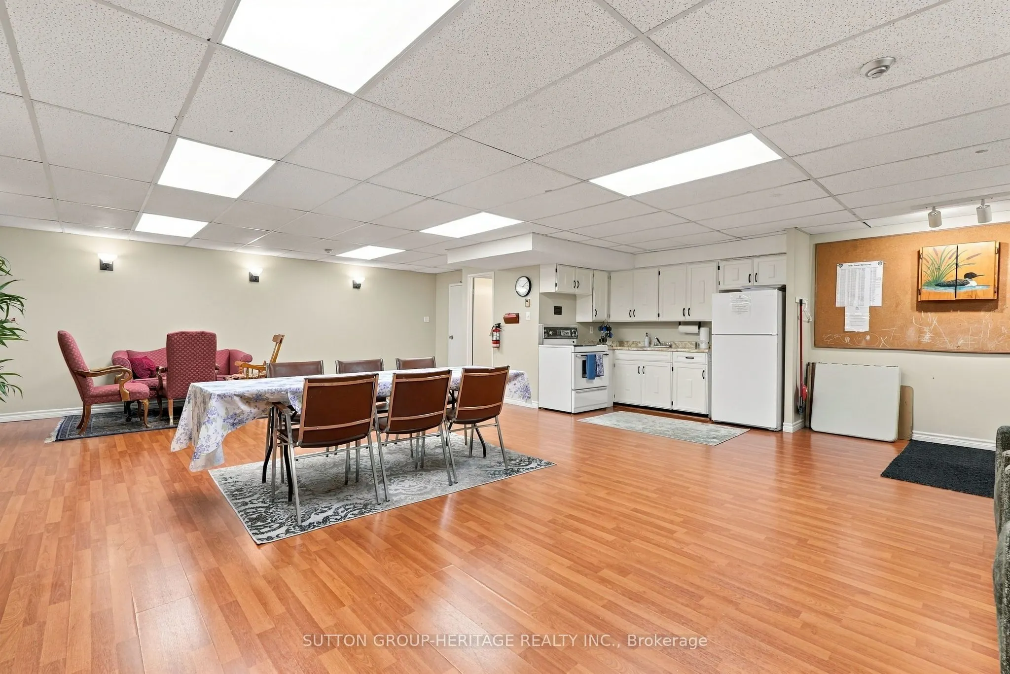 15390 Yonge Street #406