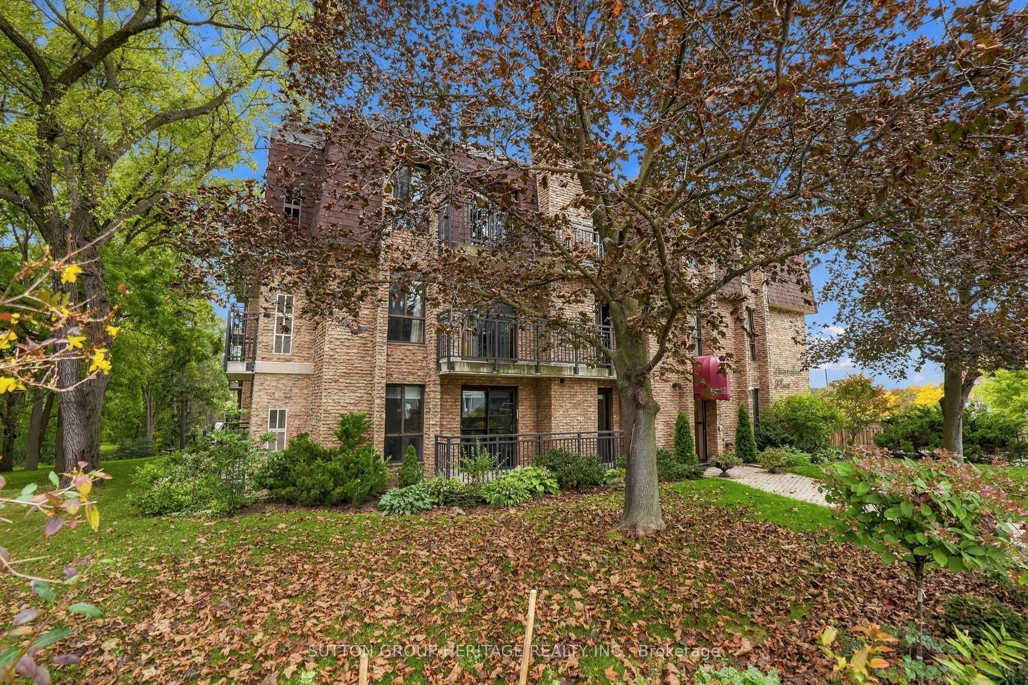 15390 Yonge Street #406
