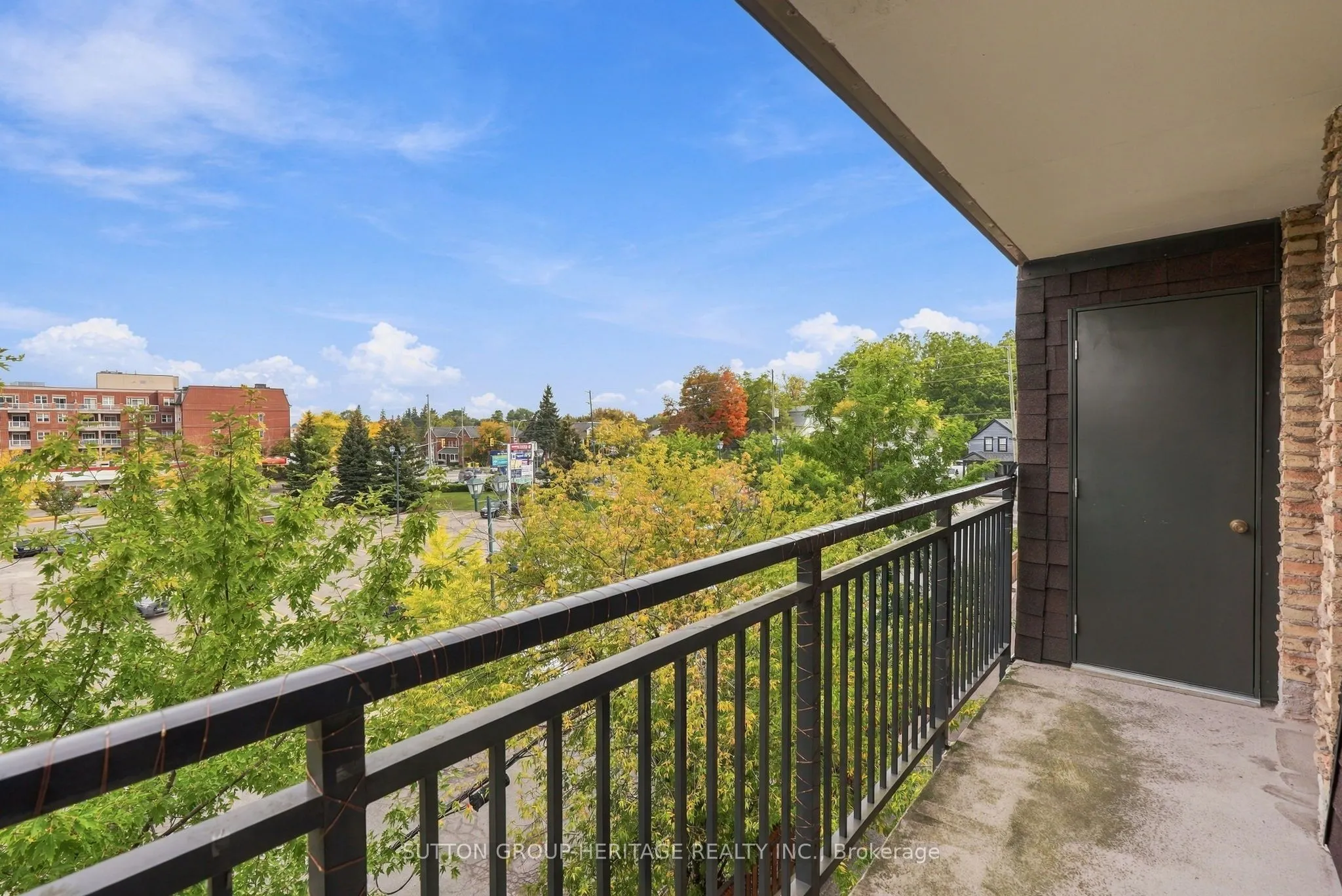 15390 Yonge Street #406