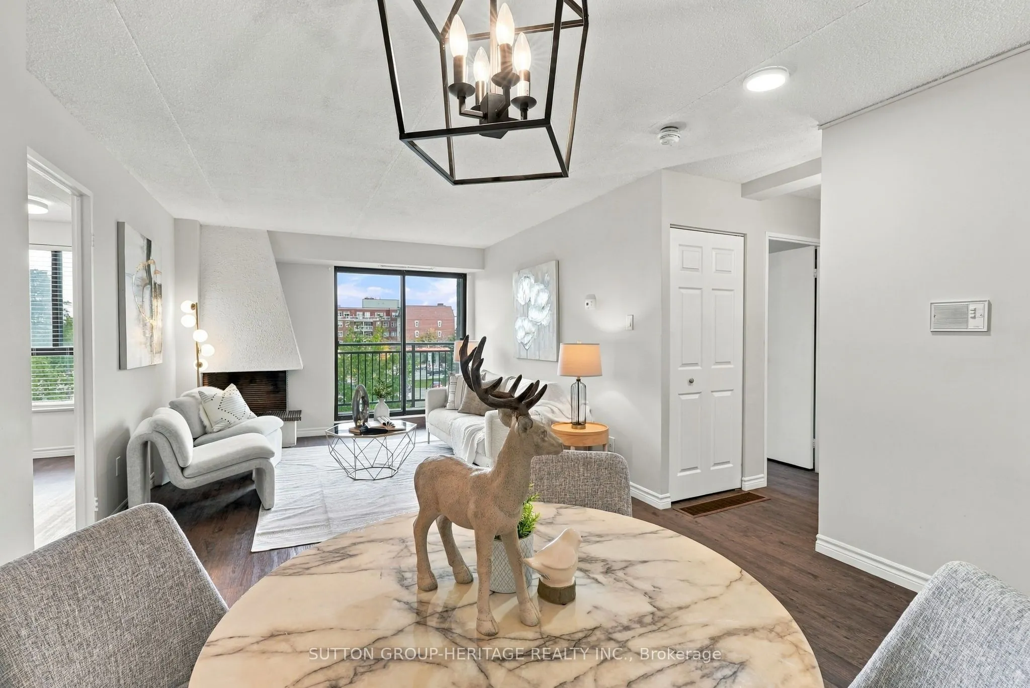 15390 Yonge Street #406