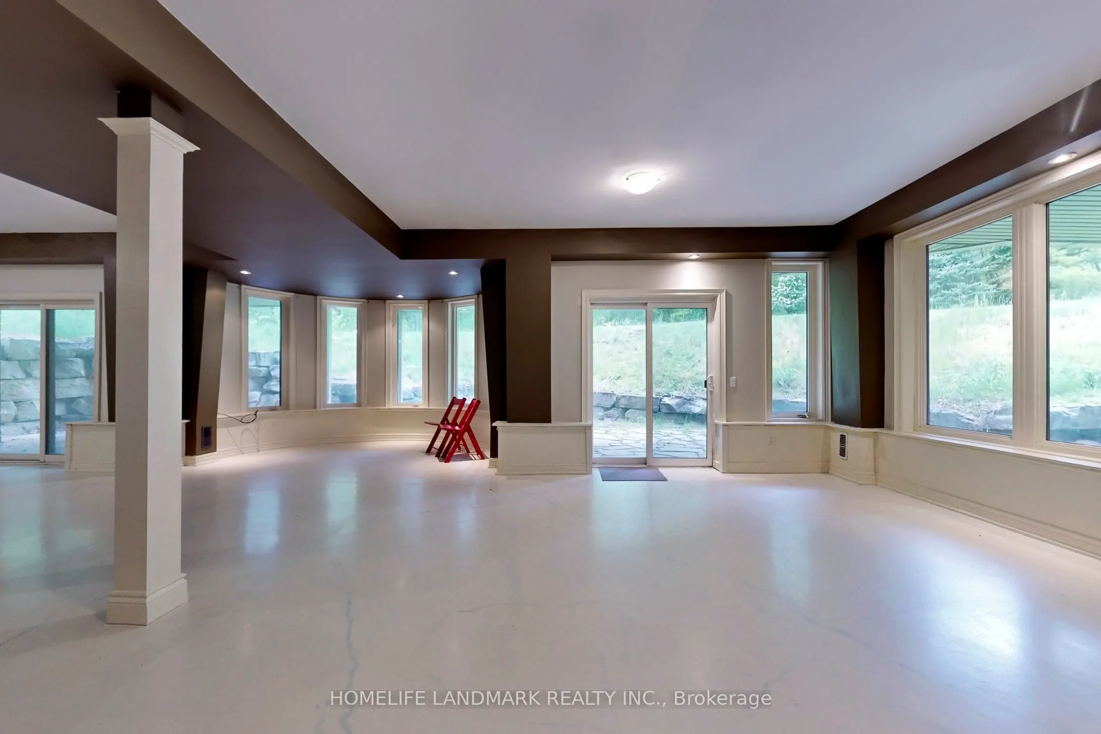 19 Wolf Run Court