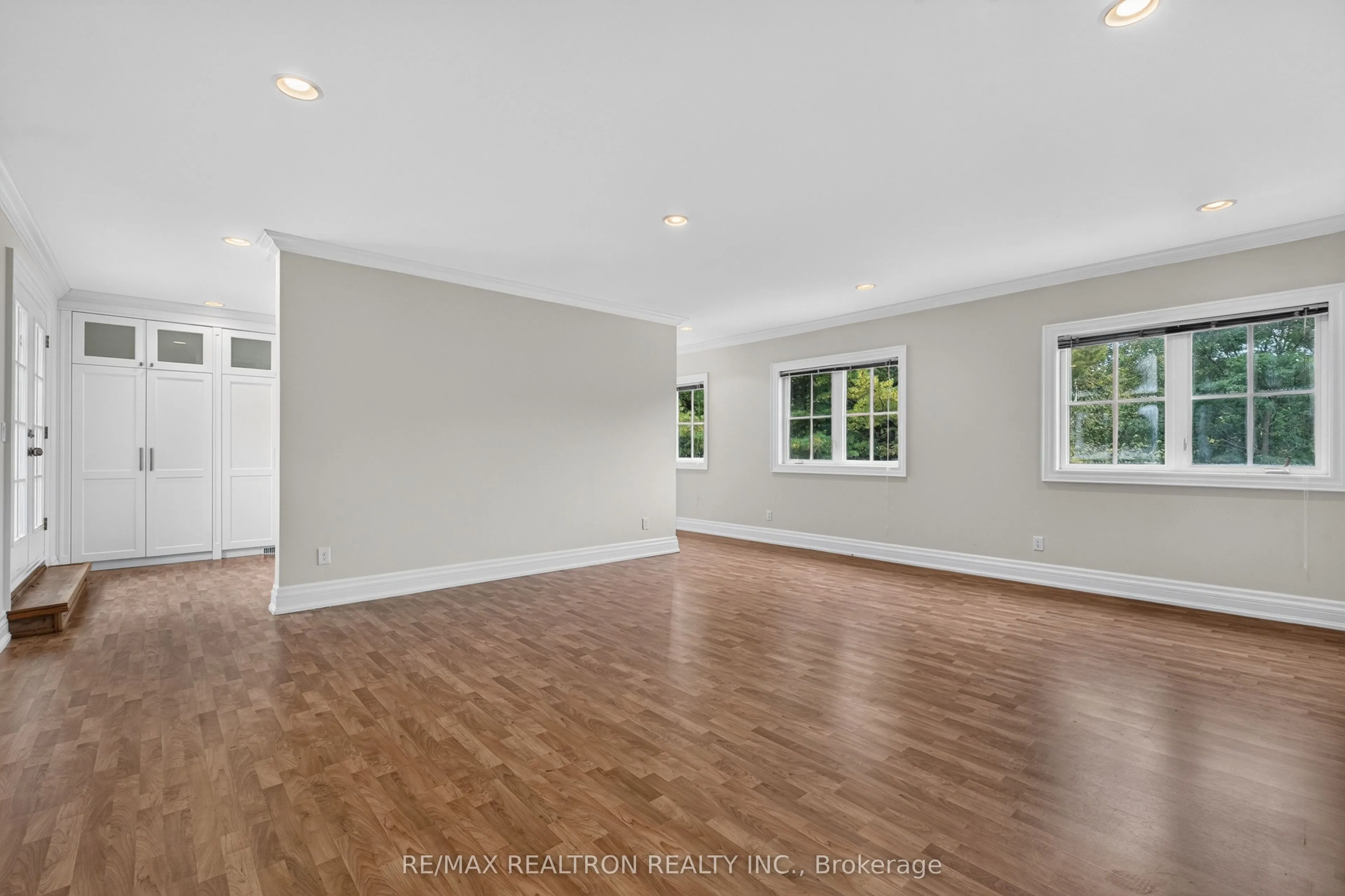 65 Kingswood Drive