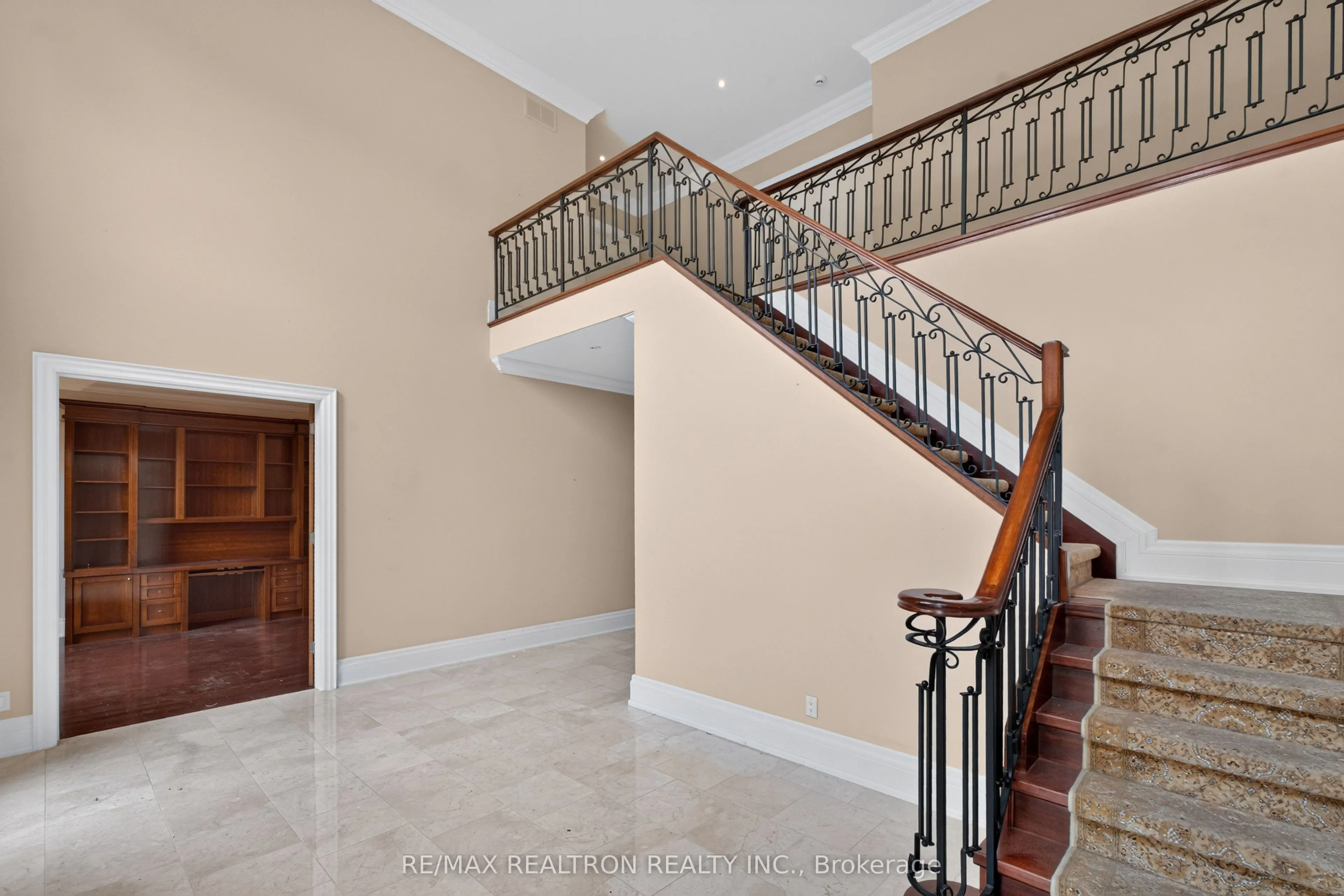65 Kingswood Drive