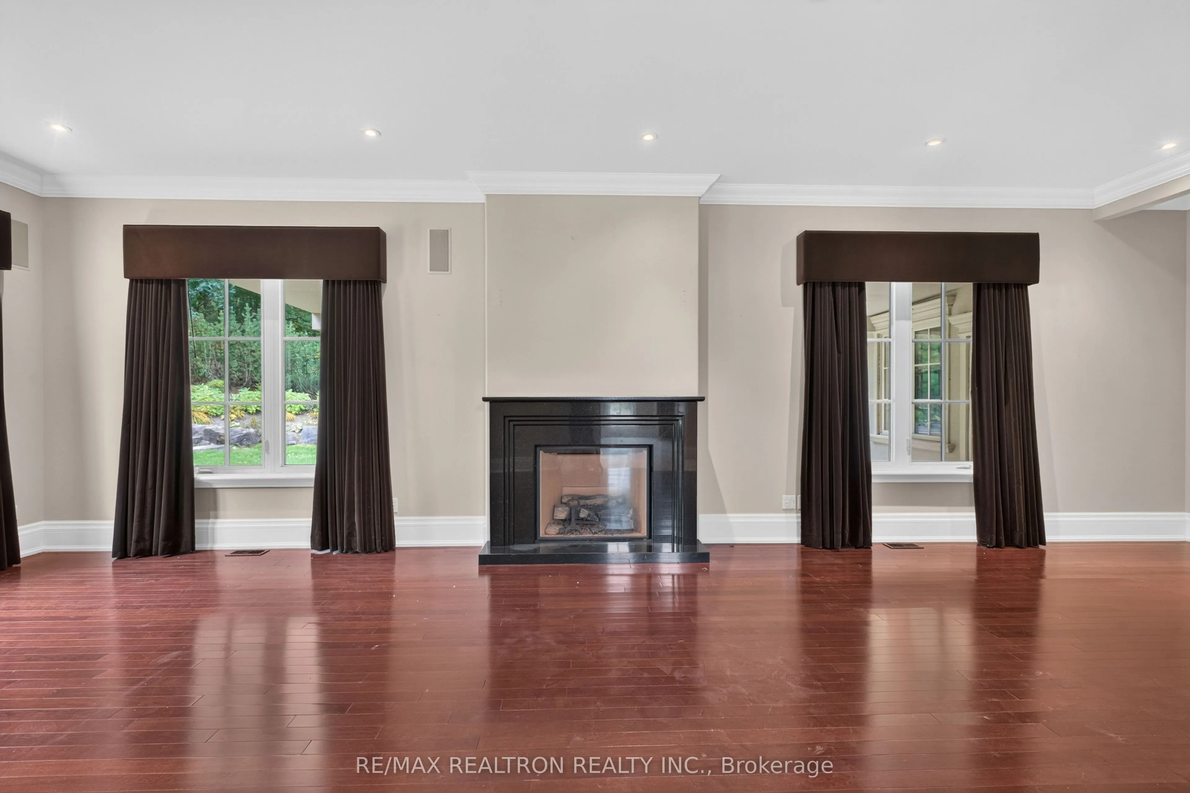 65 Kingswood Drive
