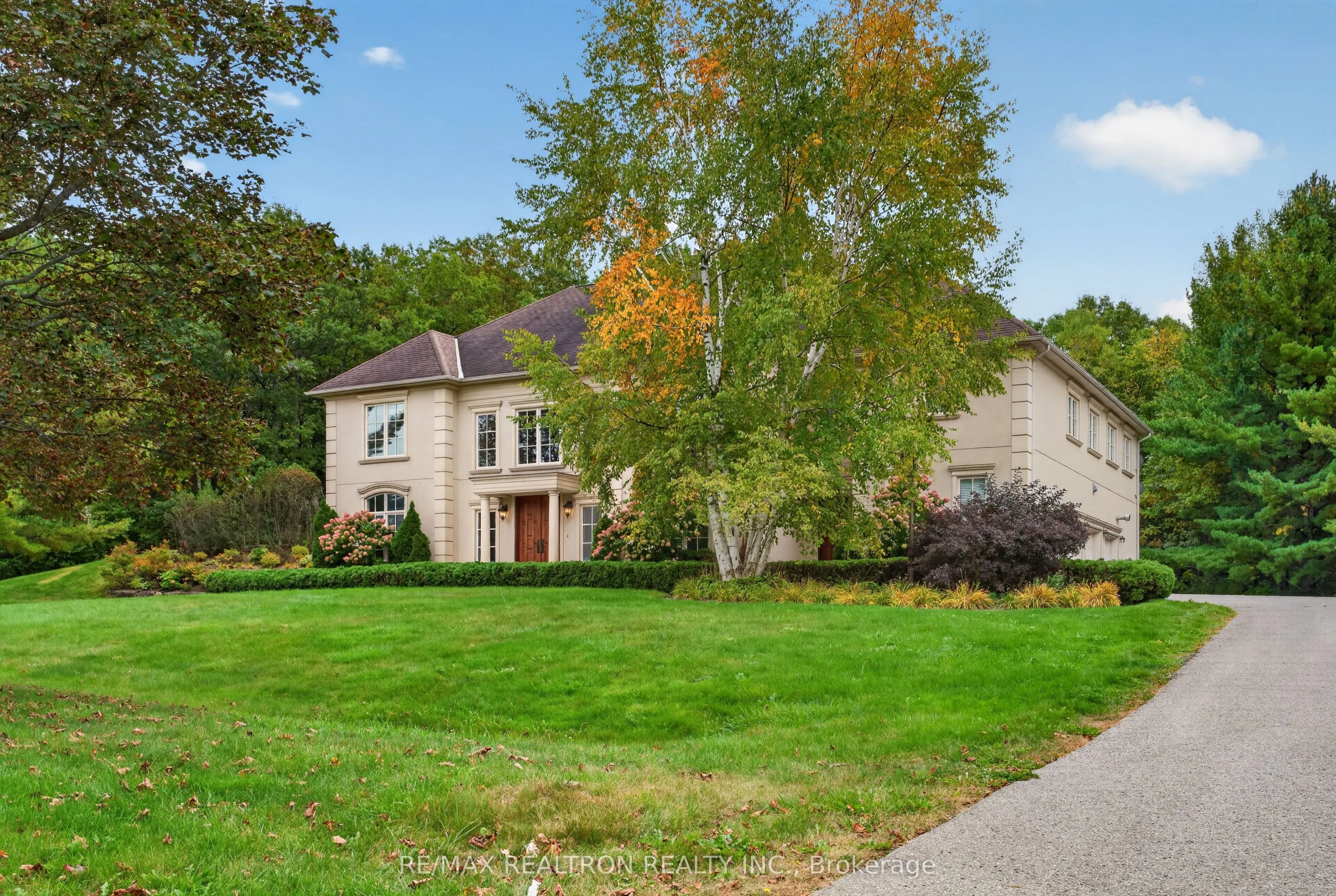 65 Kingswood Drive