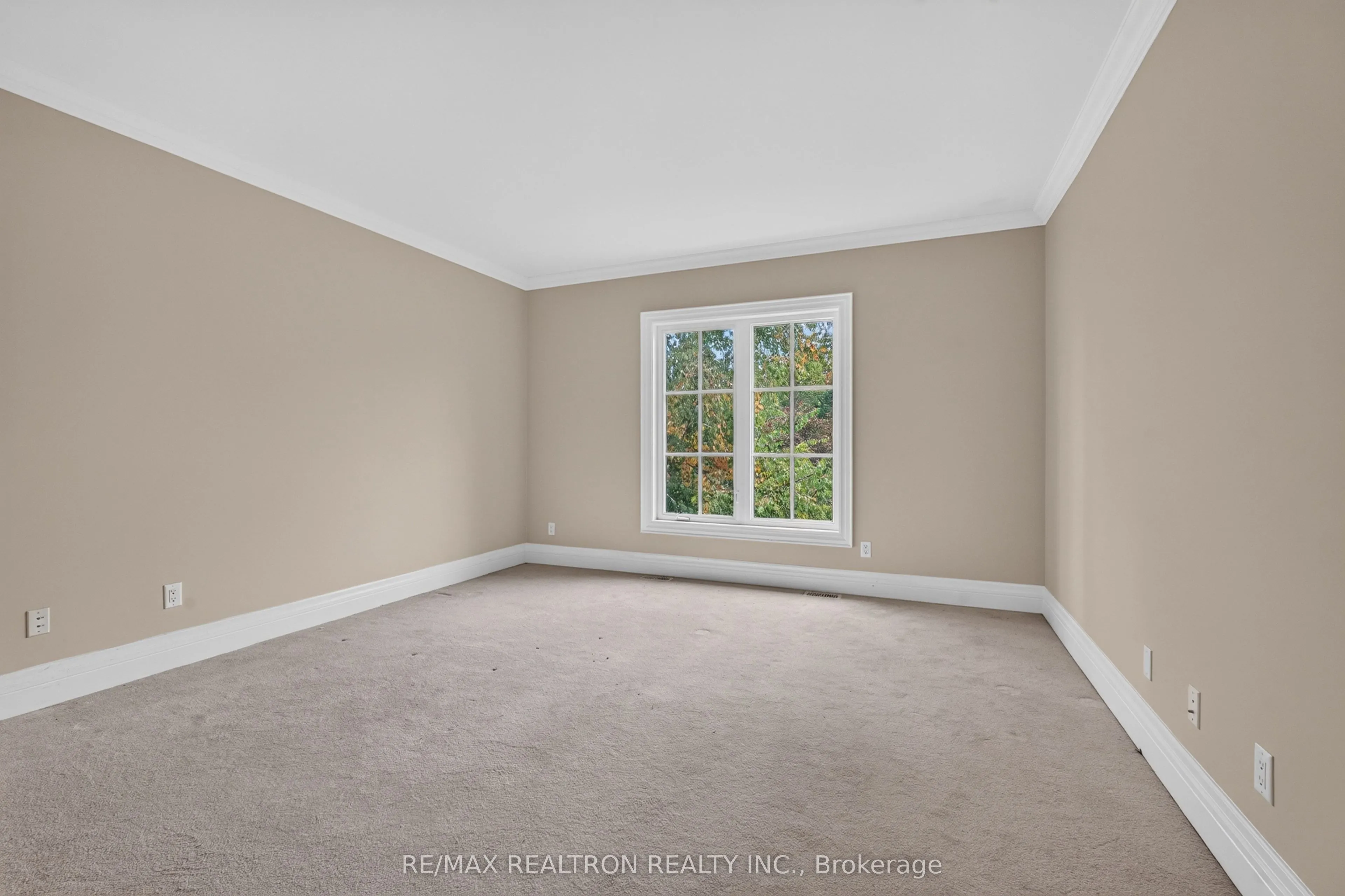 65 Kingswood Drive