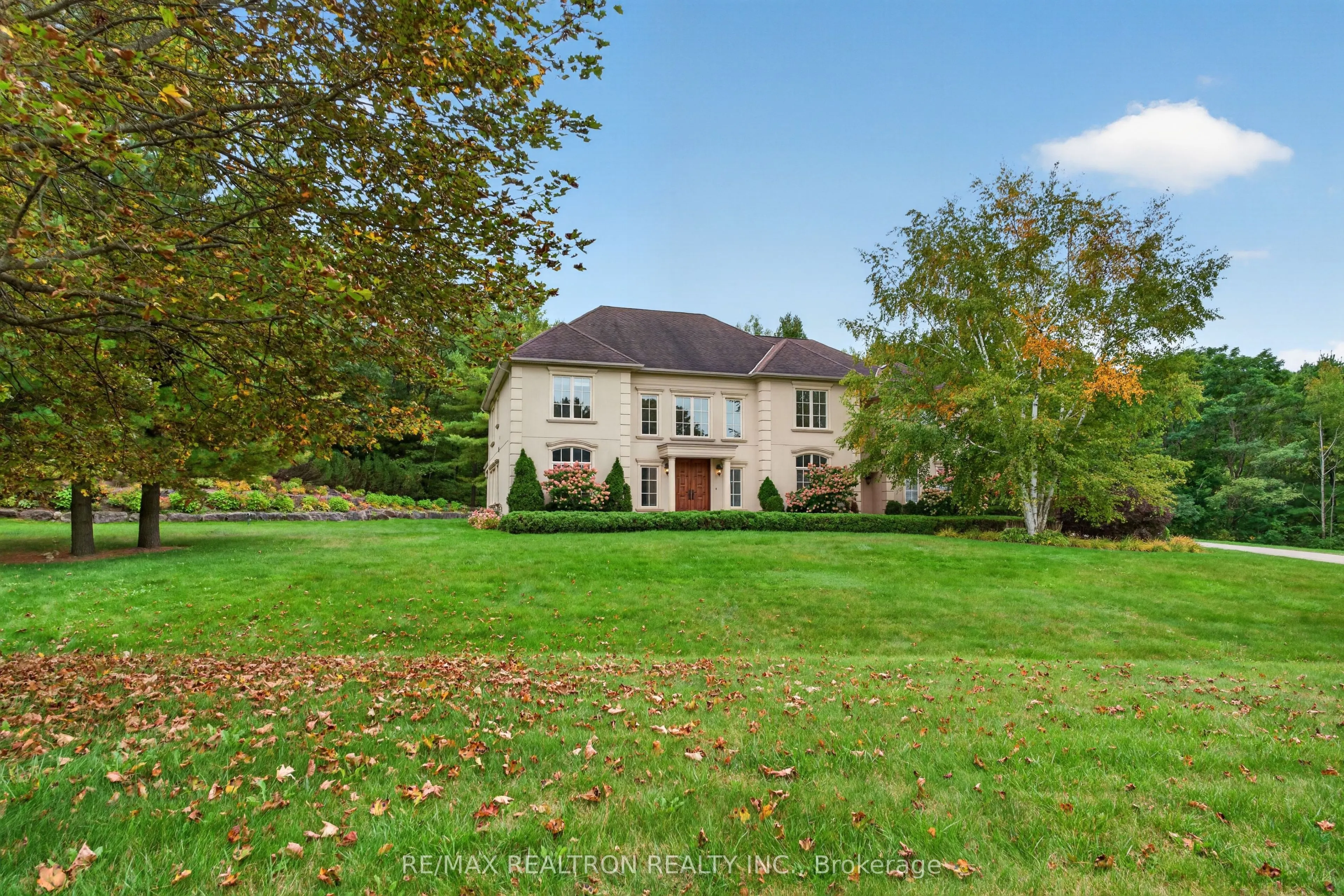 65 Kingswood Drive