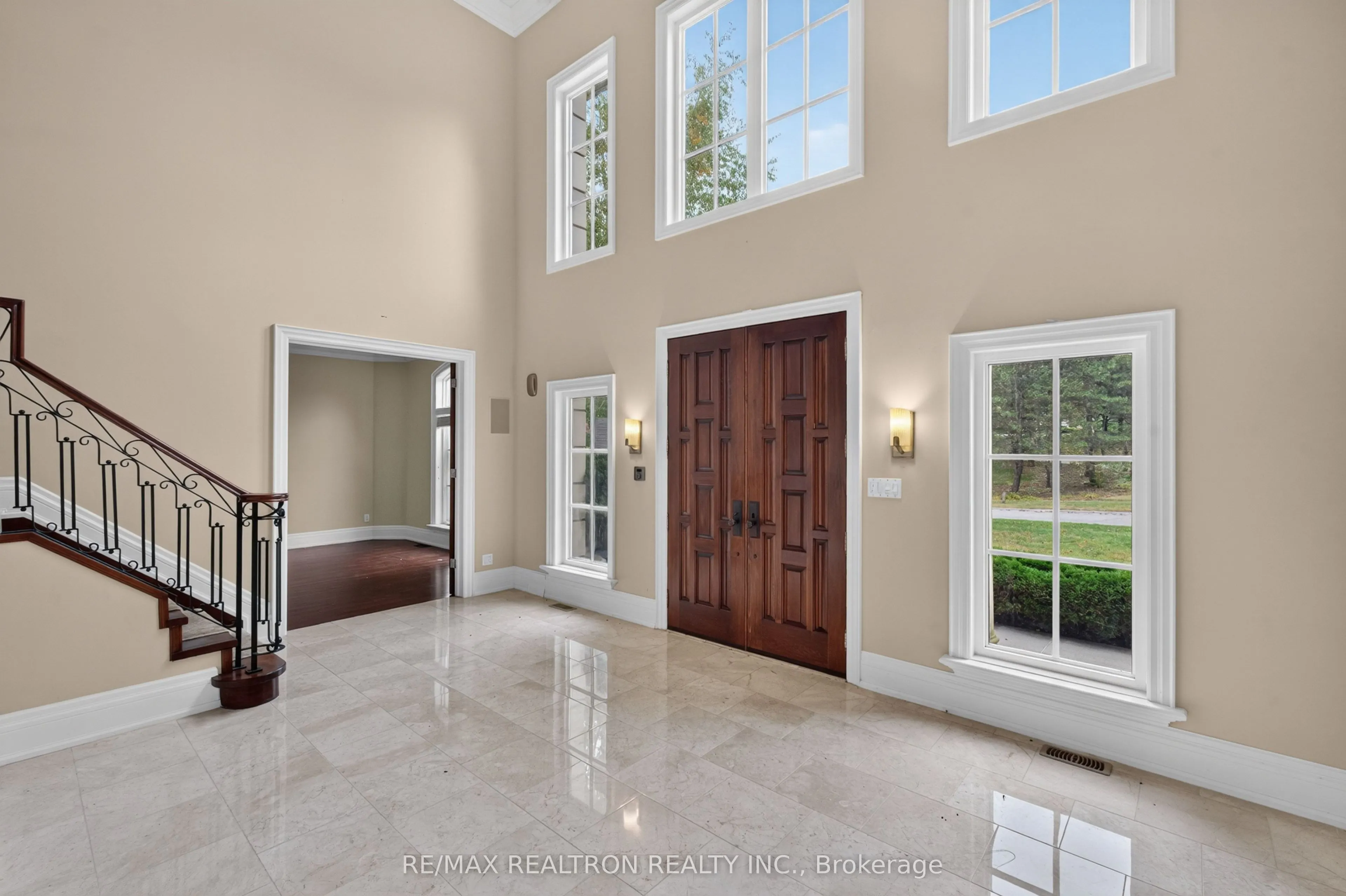 65 Kingswood Drive