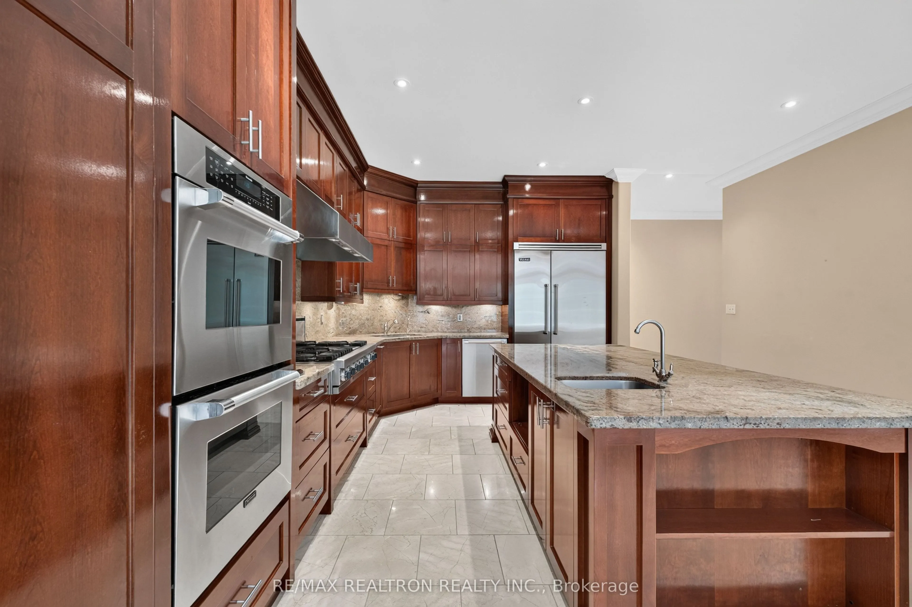 65 Kingswood Drive