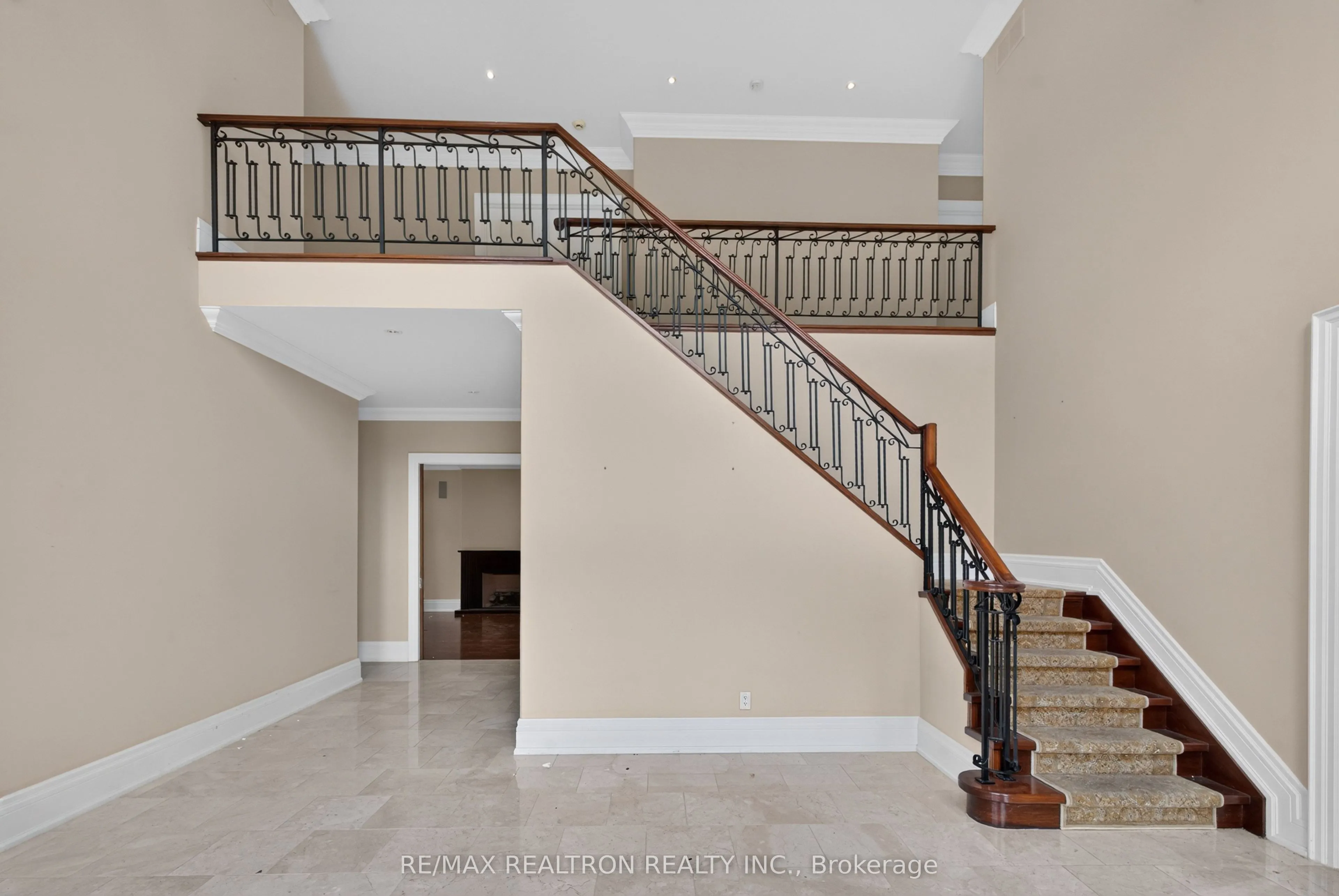 65 Kingswood Drive