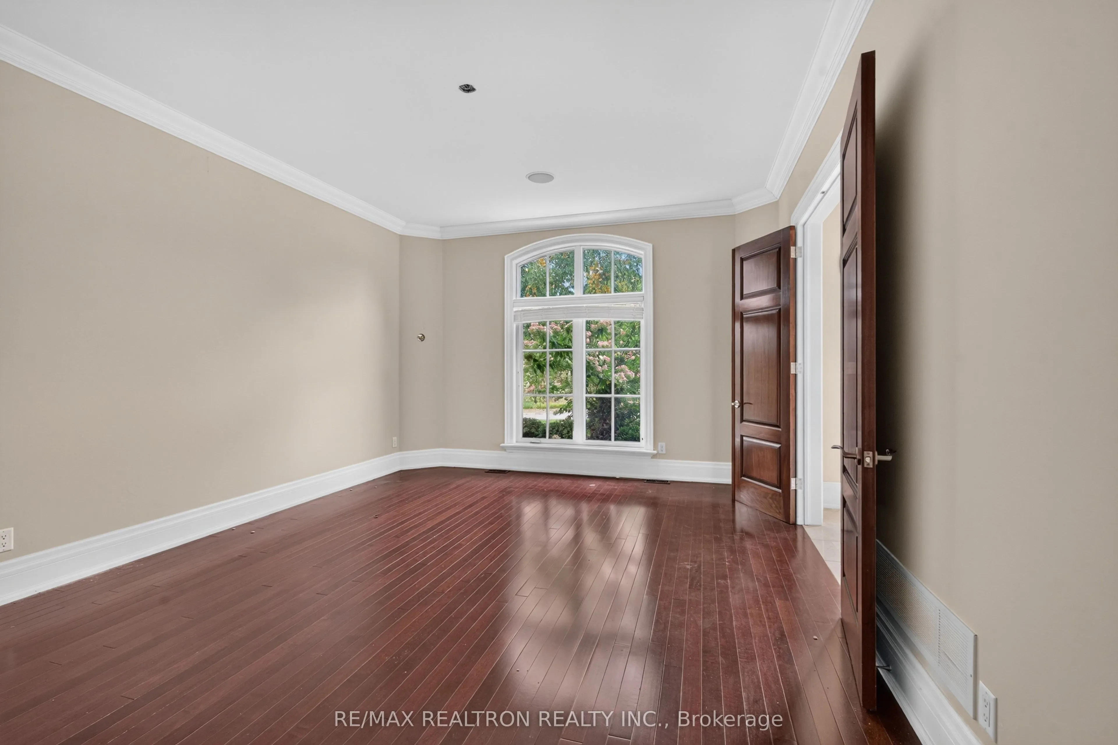 65 Kingswood Drive