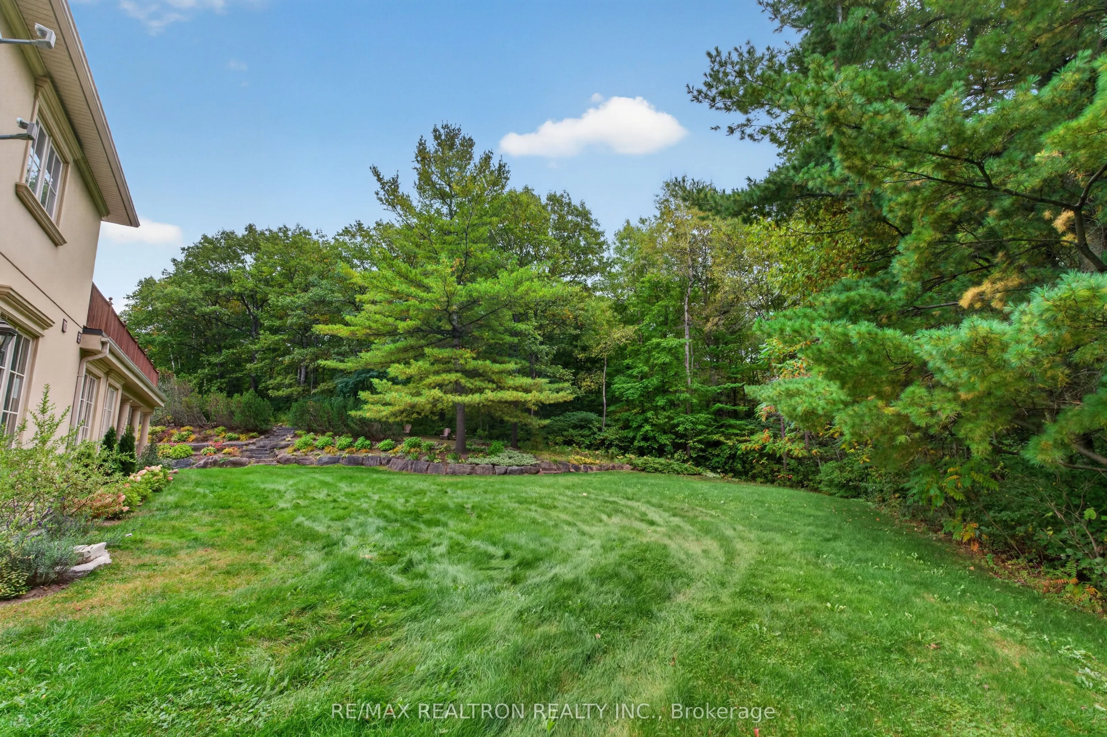 65 Kingswood Drive