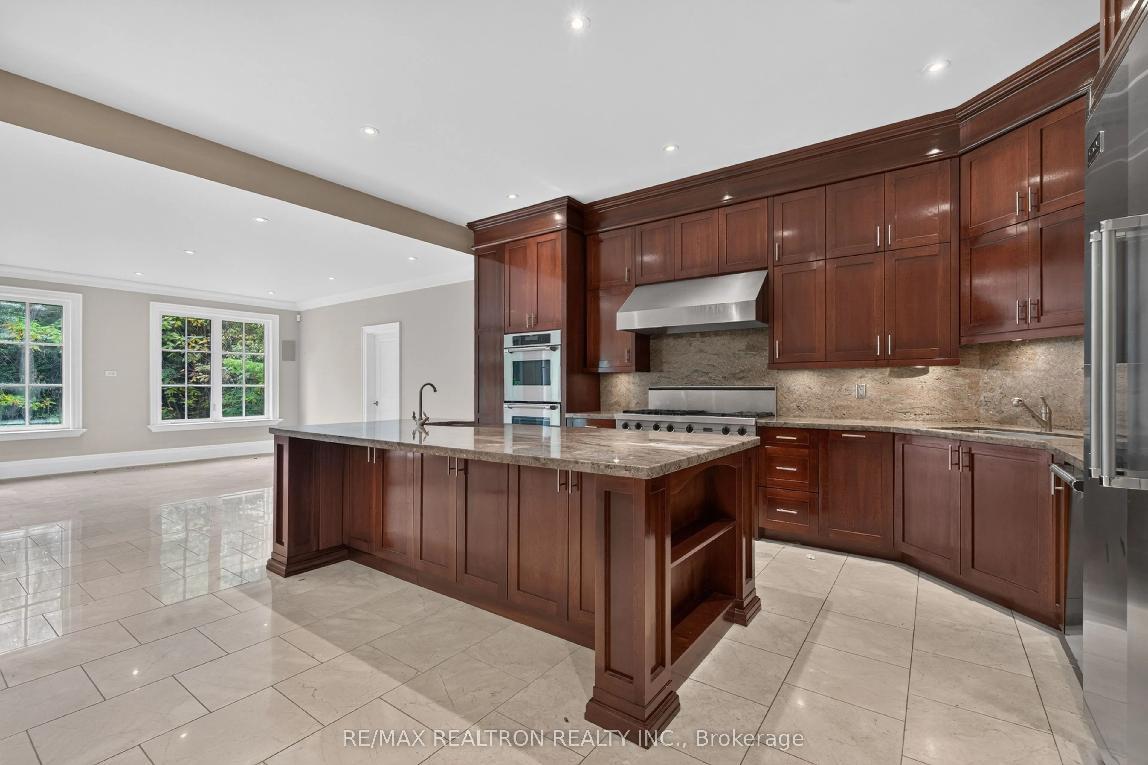 65 Kingswood Drive