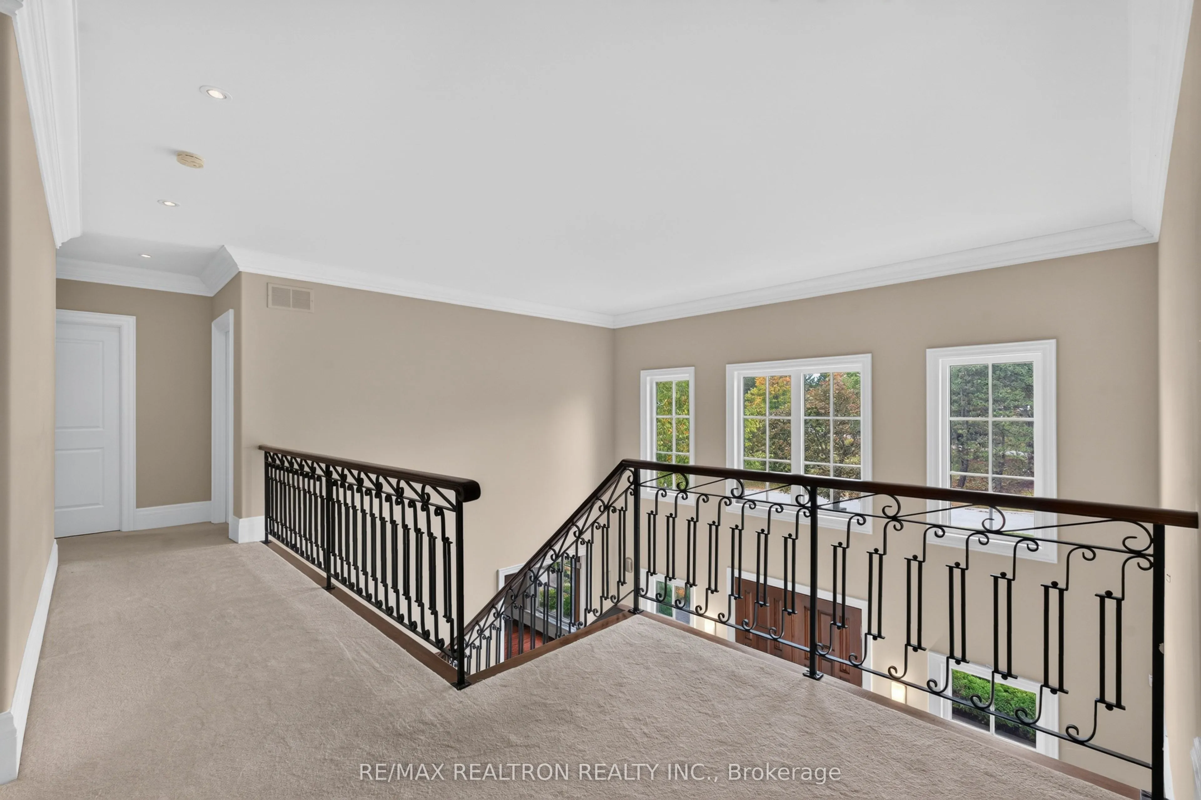 65 Kingswood Drive