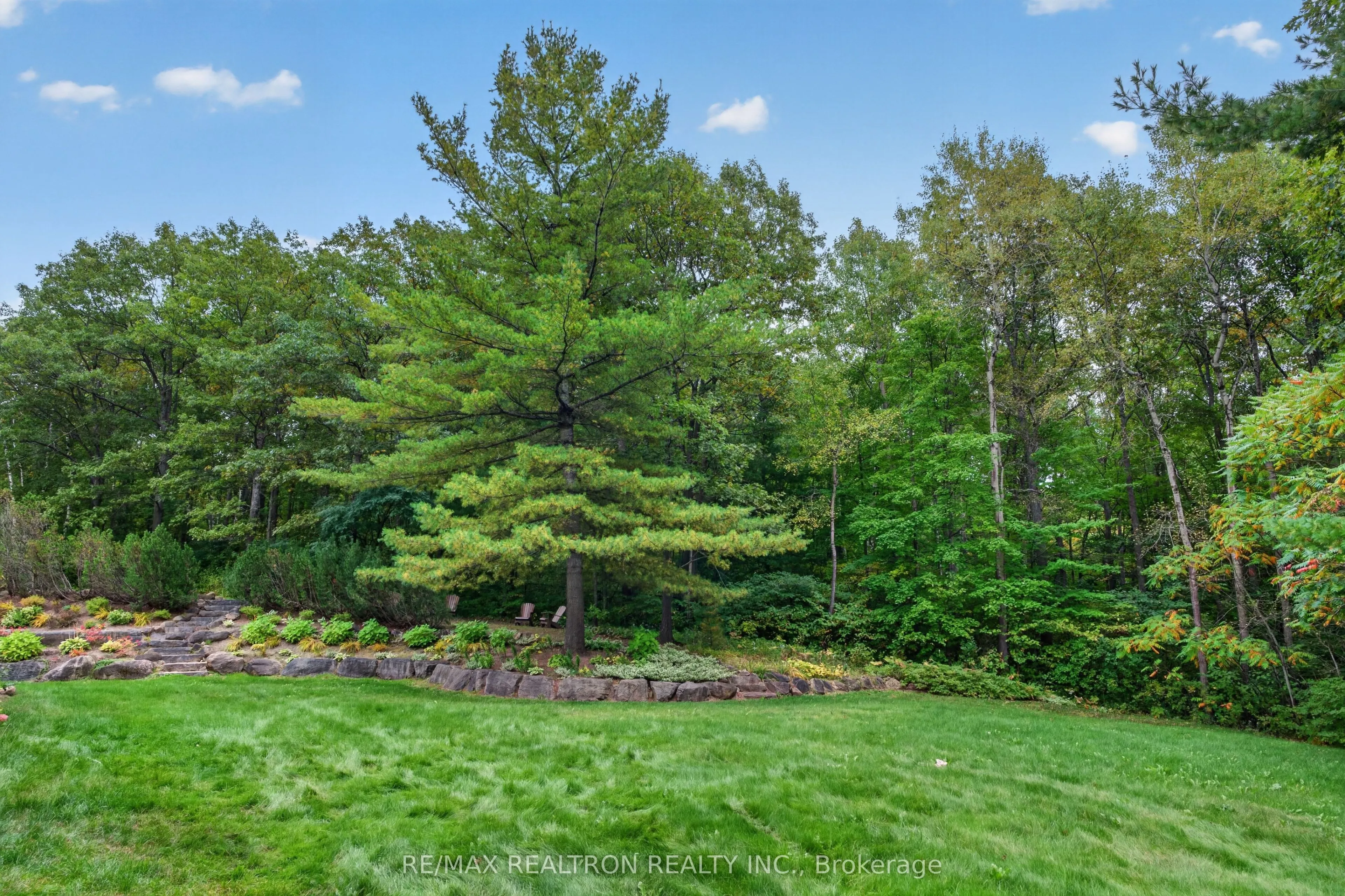65 Kingswood Drive