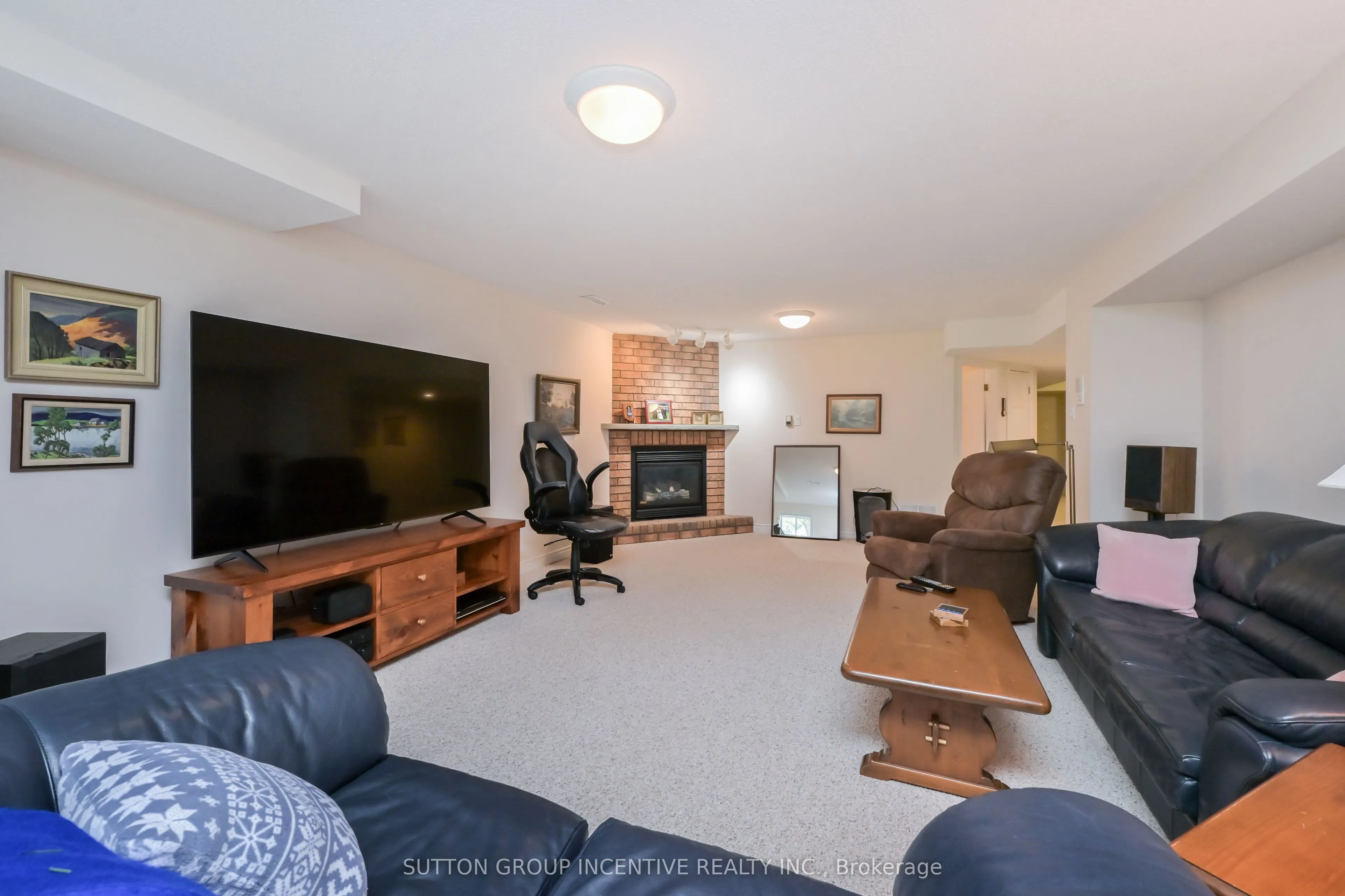 17 Sunset Boulevard #9