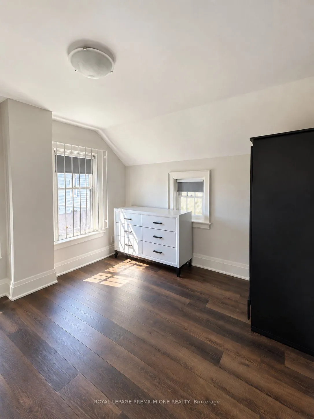 10496 ISLINGTON Avenue #Upper