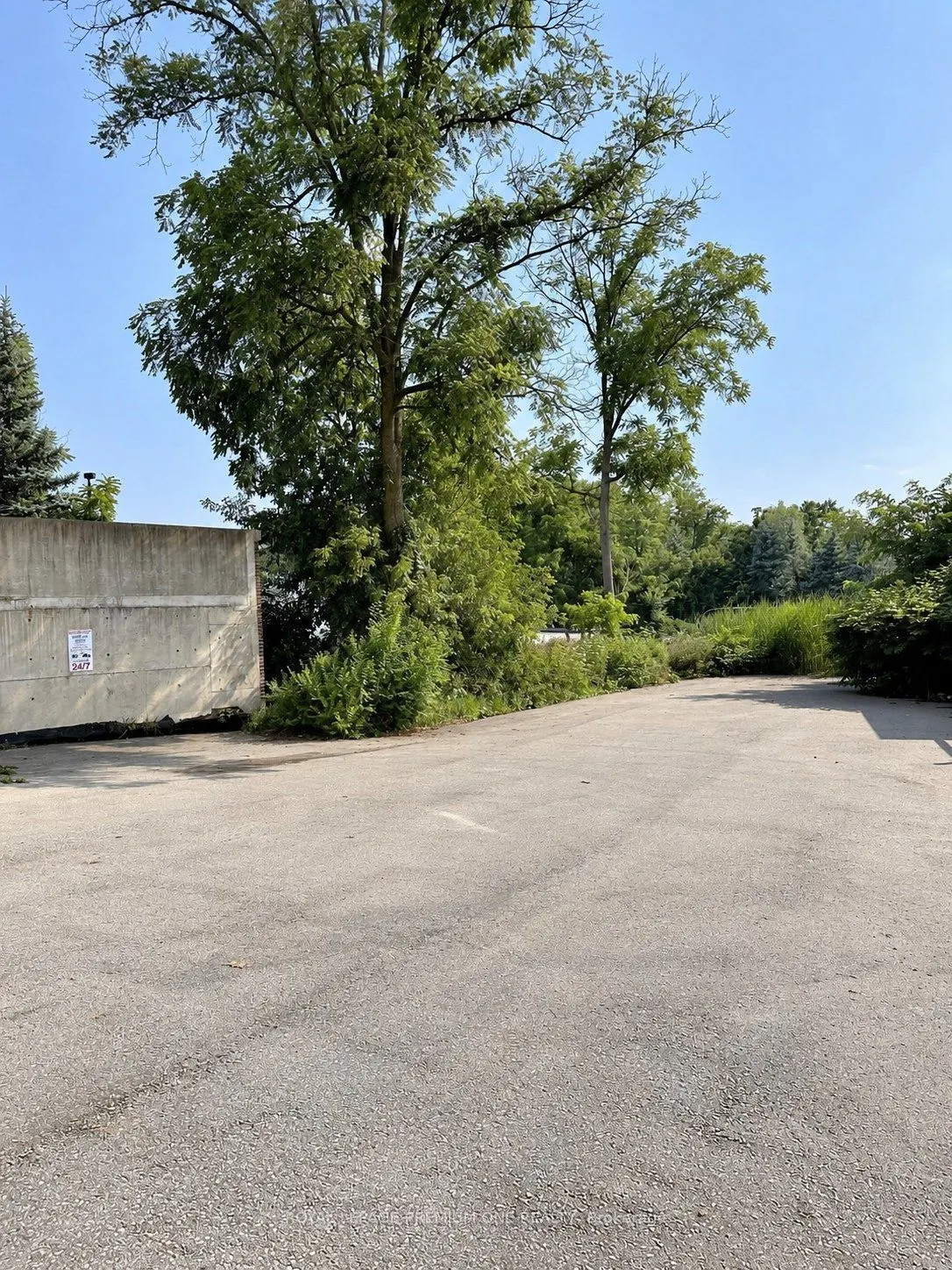 10496 ISLINGTON Avenue #Upper