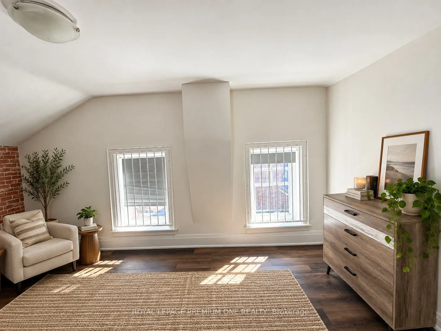 10496 ISLINGTON Avenue #Upper