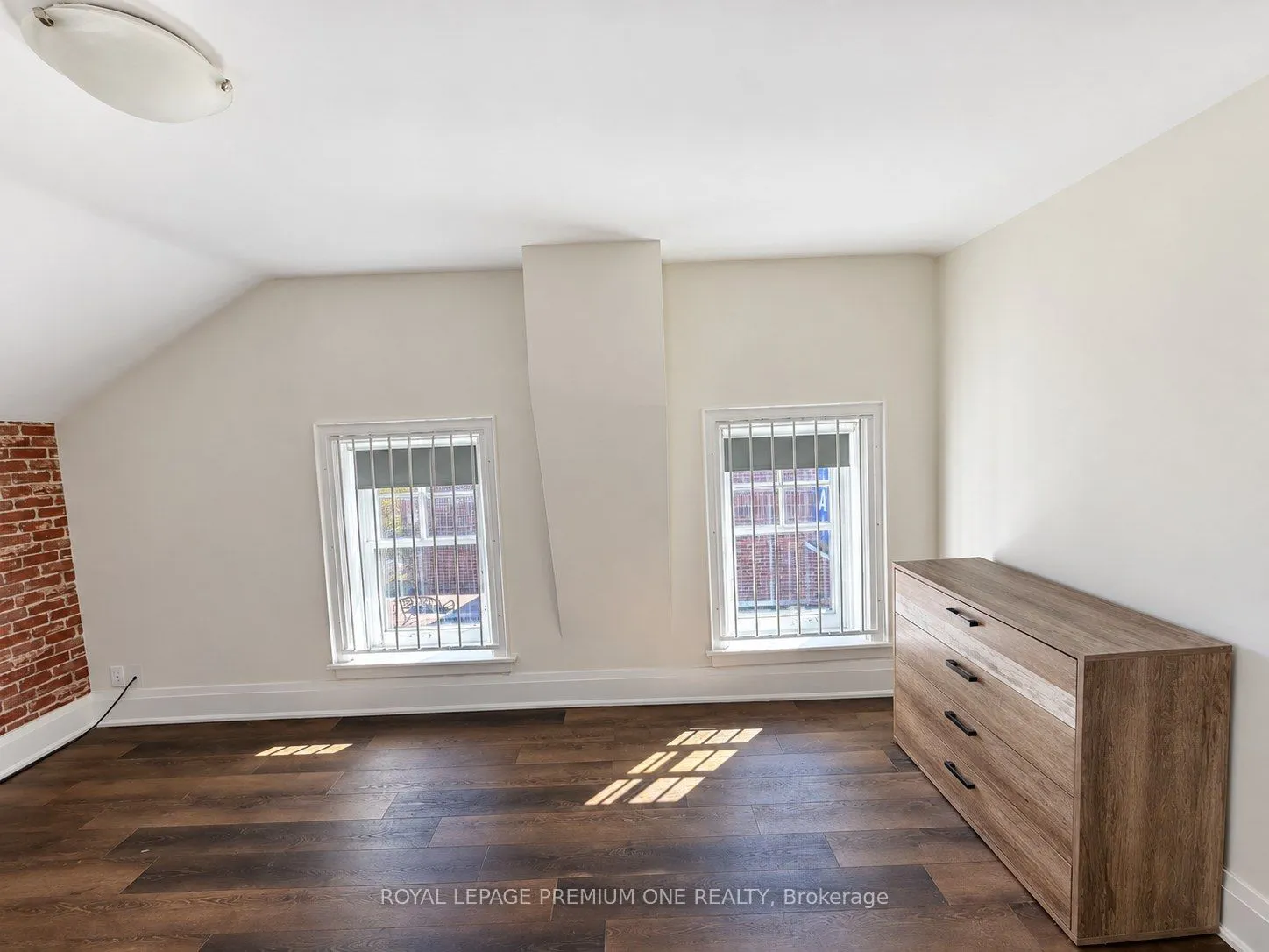 10496 ISLINGTON Avenue #Upper