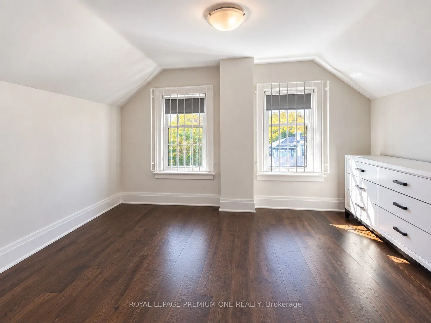 10496 ISLINGTON Avenue #Upper