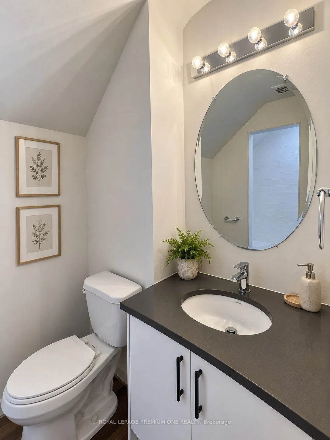 10496 ISLINGTON Avenue #Upper