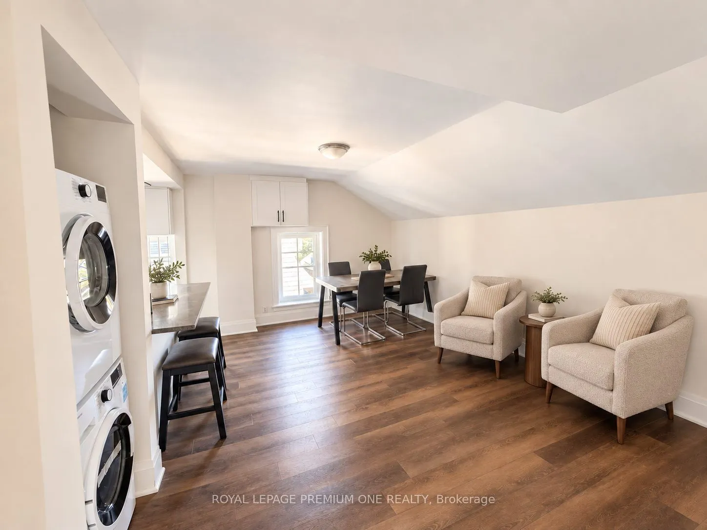 10496 ISLINGTON Avenue #Upper