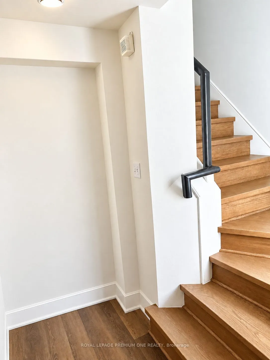 10496 ISLINGTON Avenue #Upper