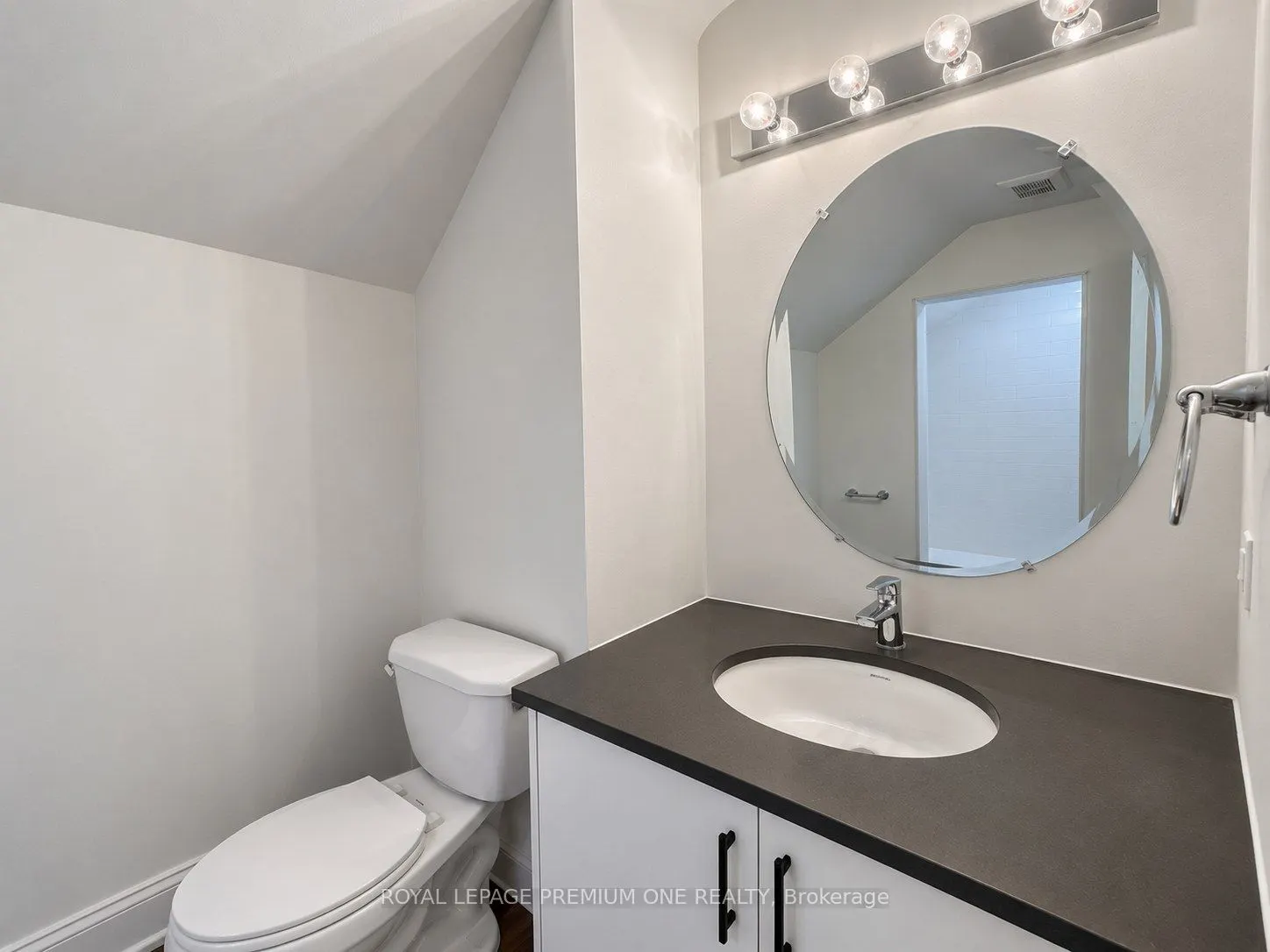 10496 ISLINGTON Avenue #Upper
