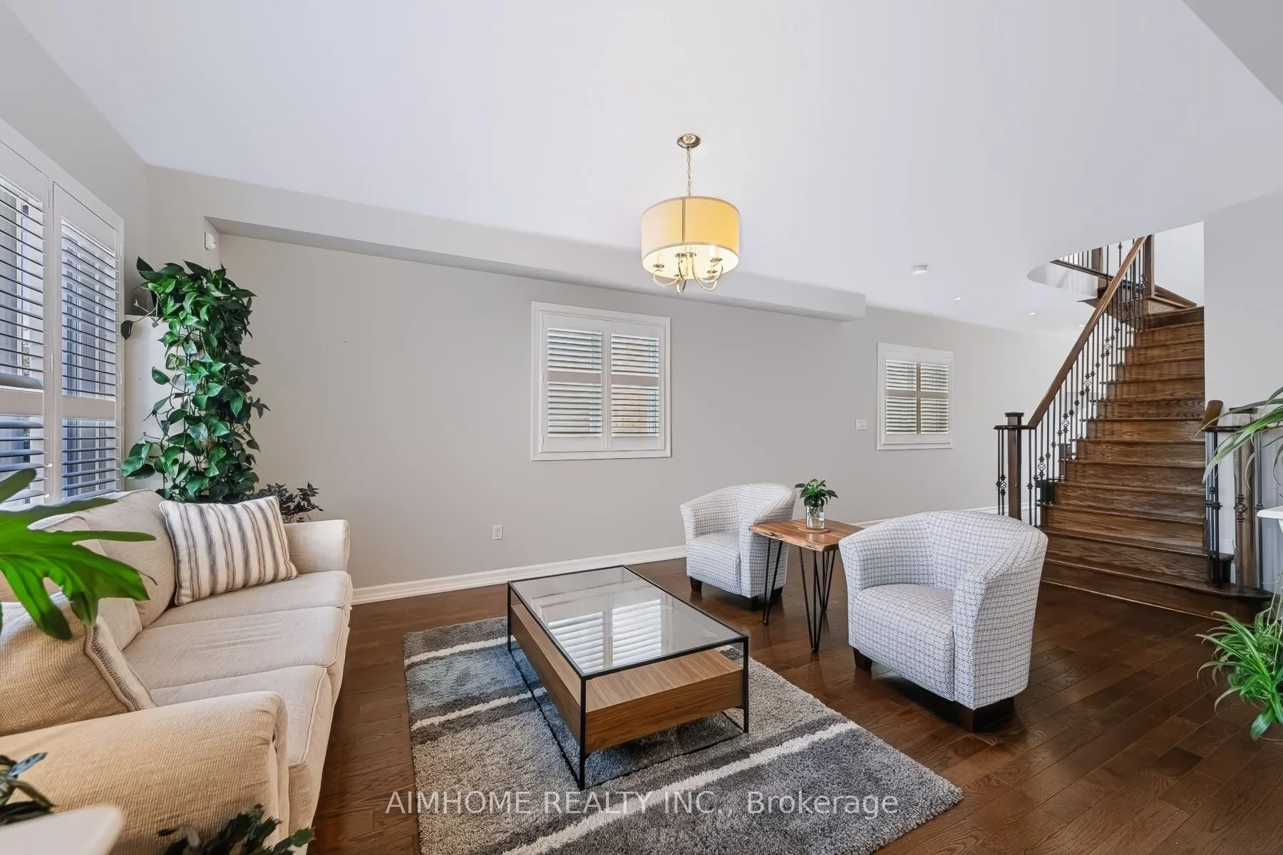 168 Ken Laushway Avenue