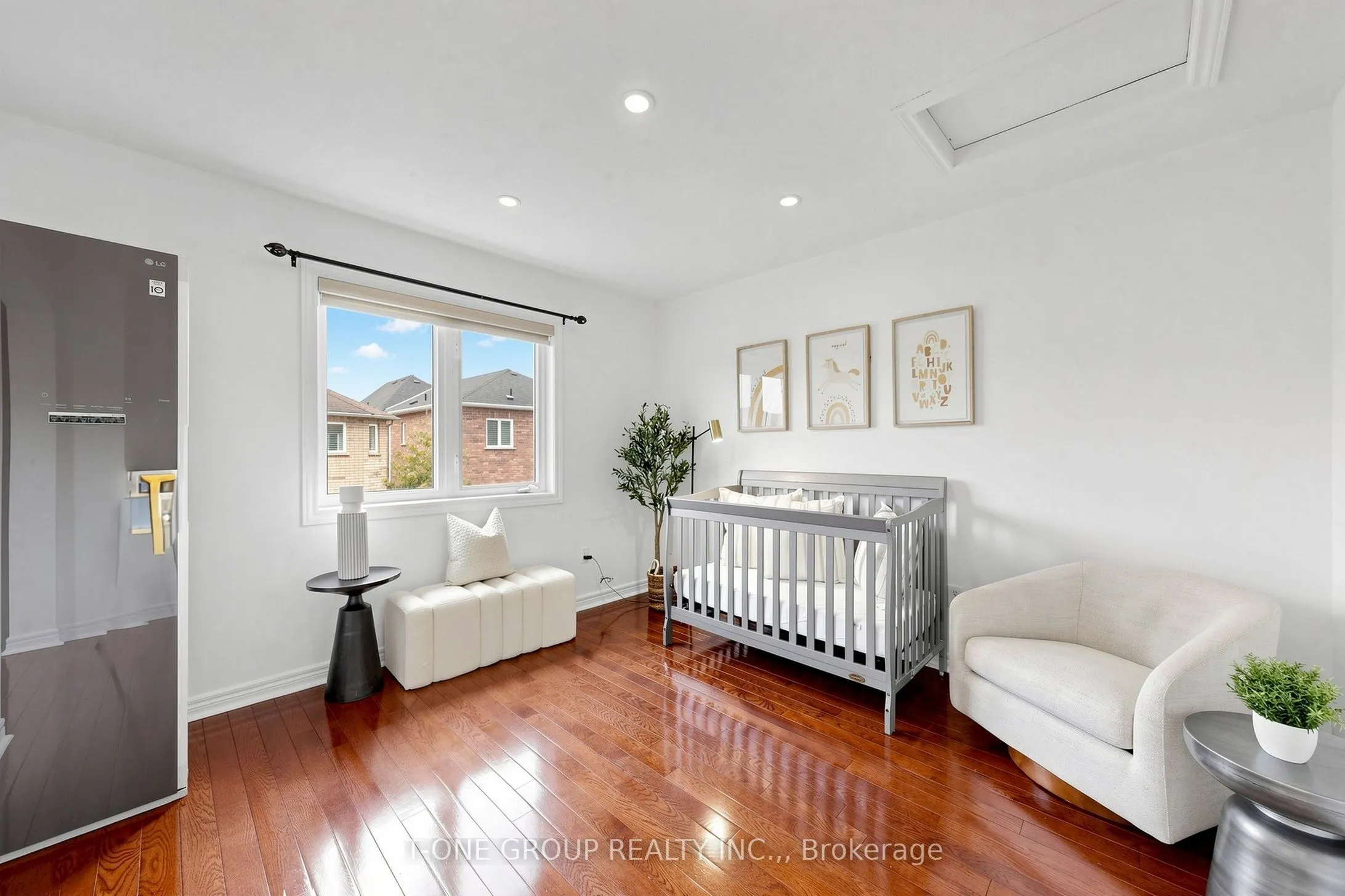 87 Serene Way