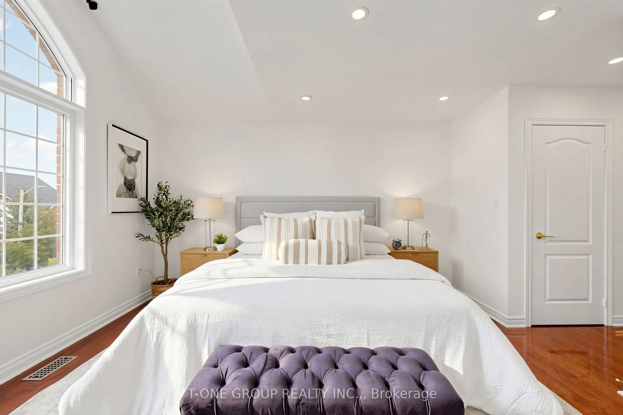 87 Serene Way