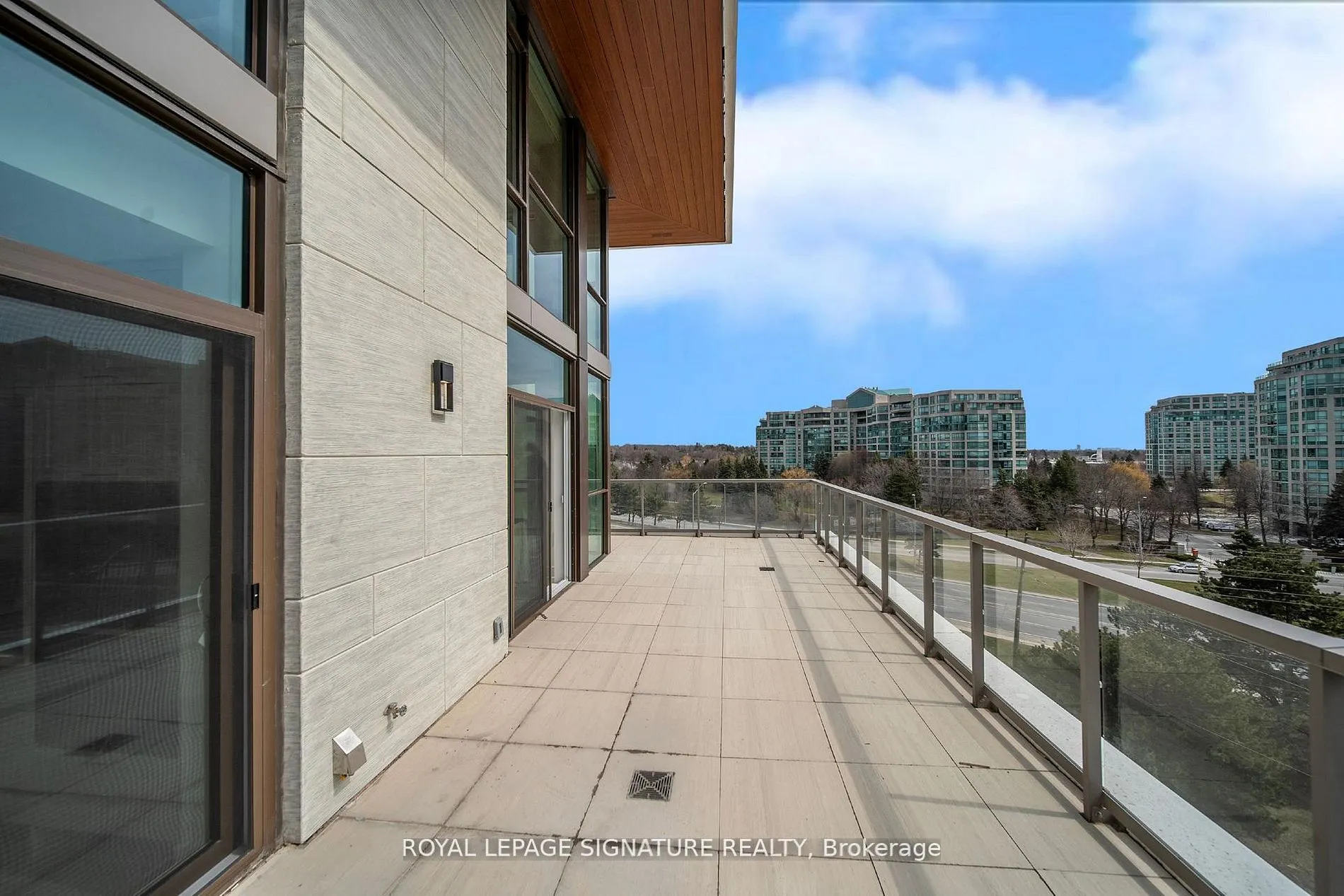 399 Royal Orchard Boulevard #617