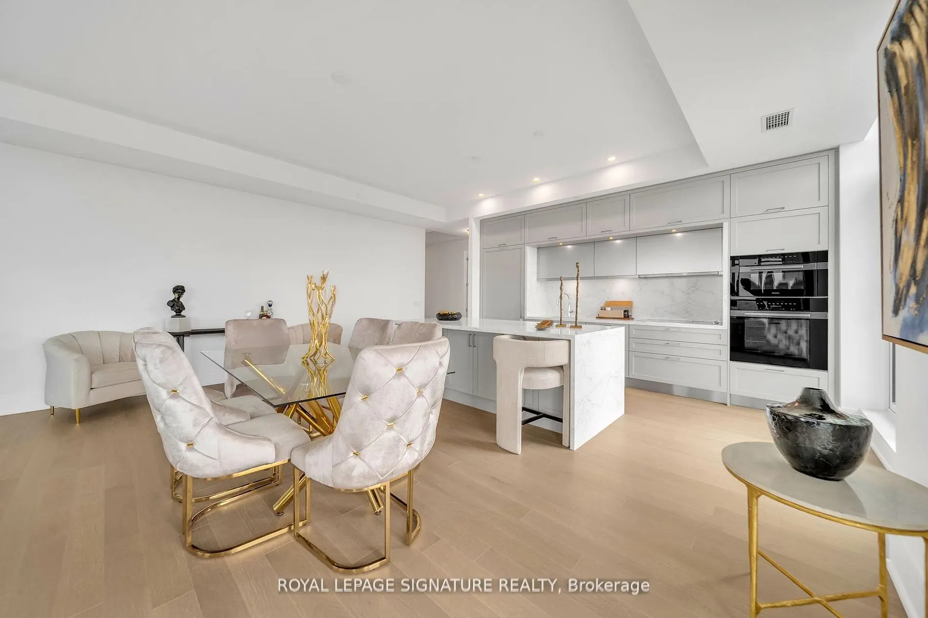 399 Royal Orchard Boulevard #617
