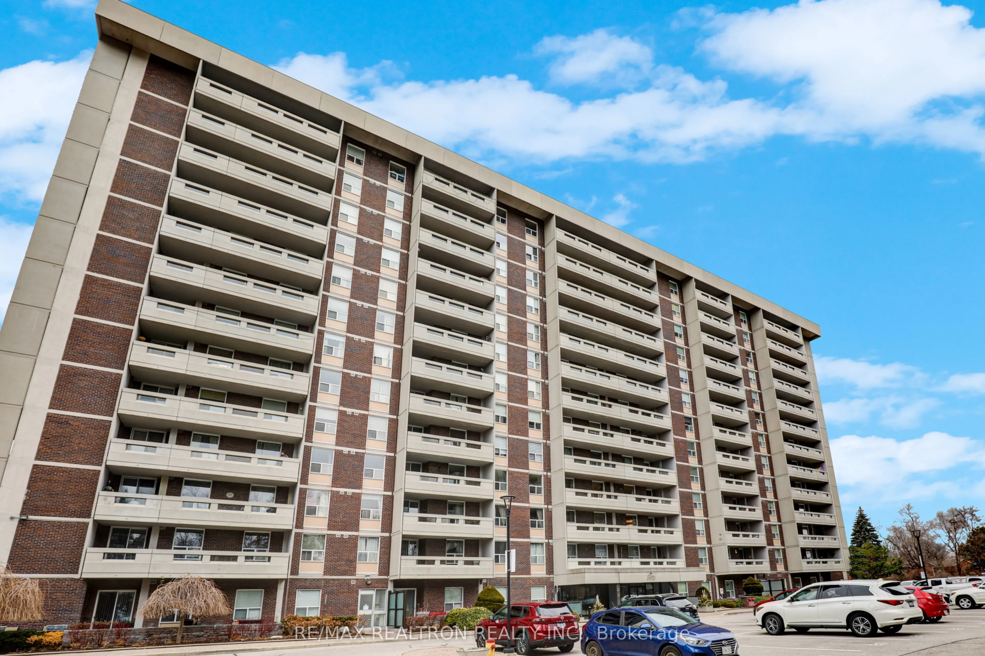 60 Inverlochy Boulevard #709
