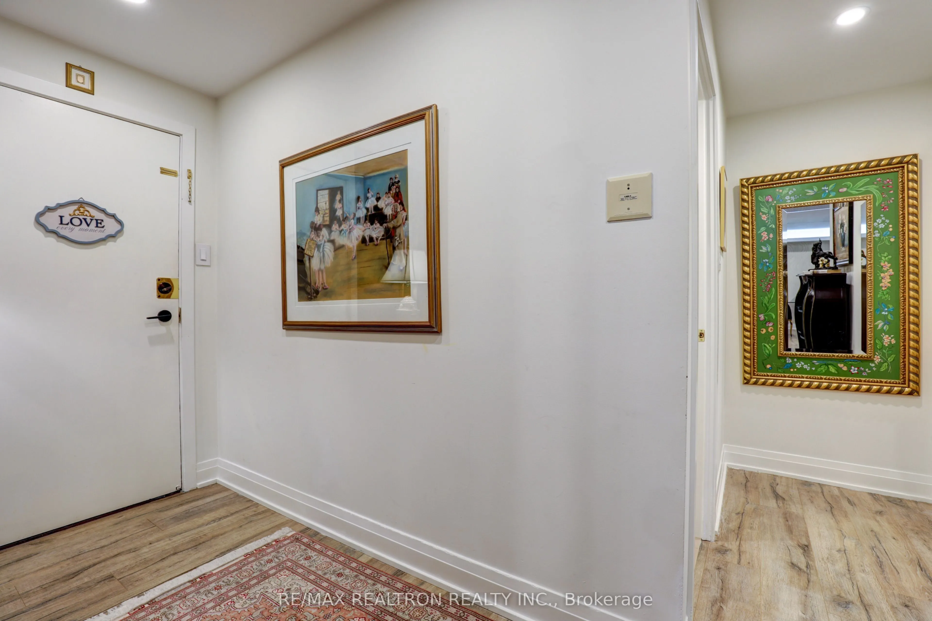 60 Inverlochy Boulevard #709