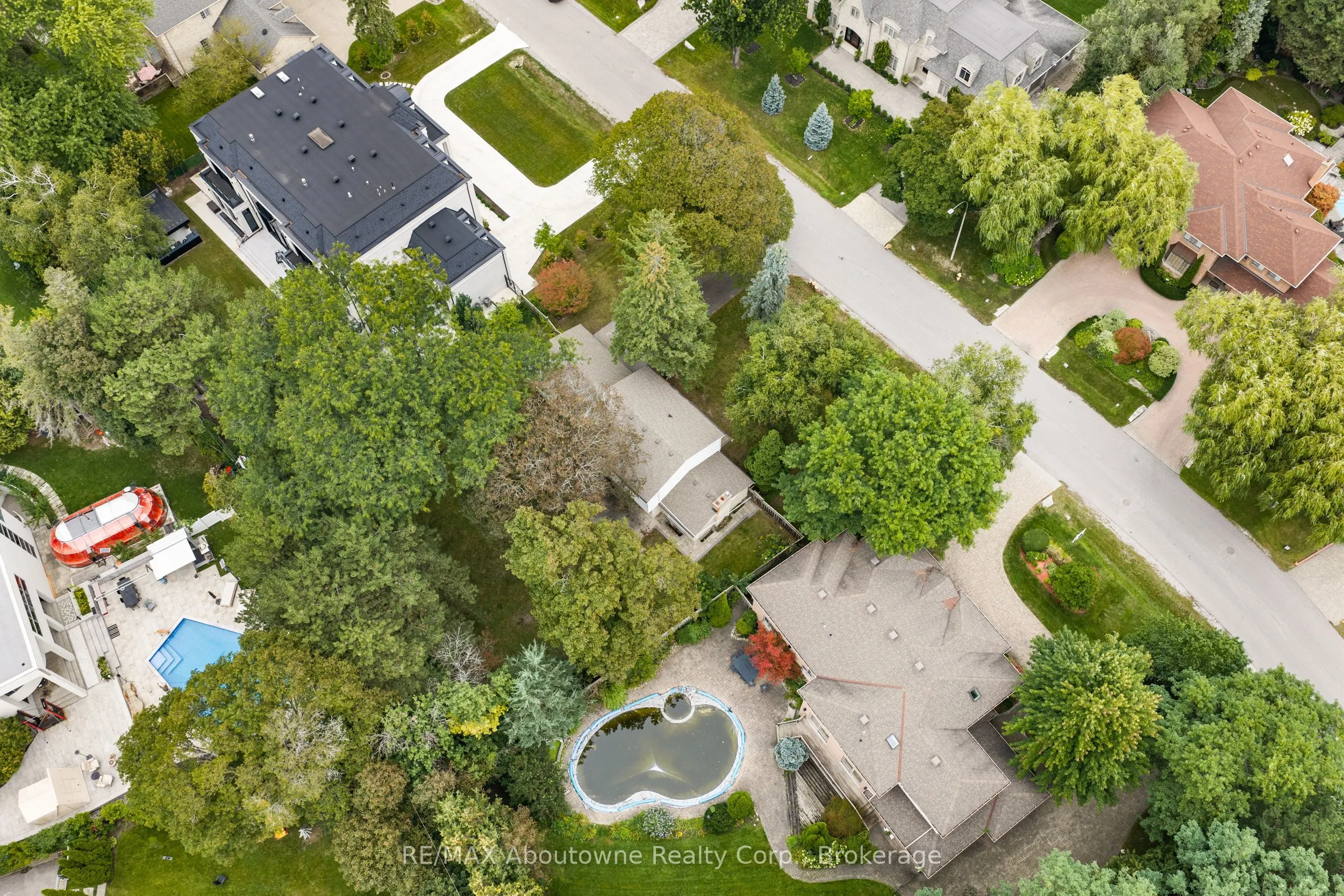24 Valloncliffe Road
