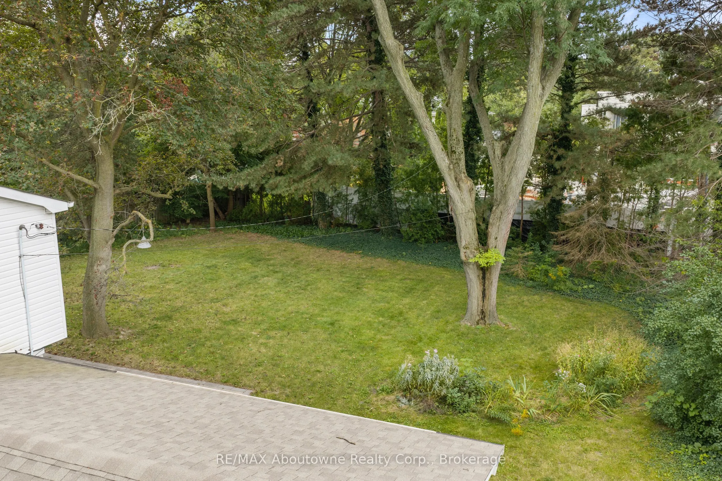 24 Valloncliffe Road