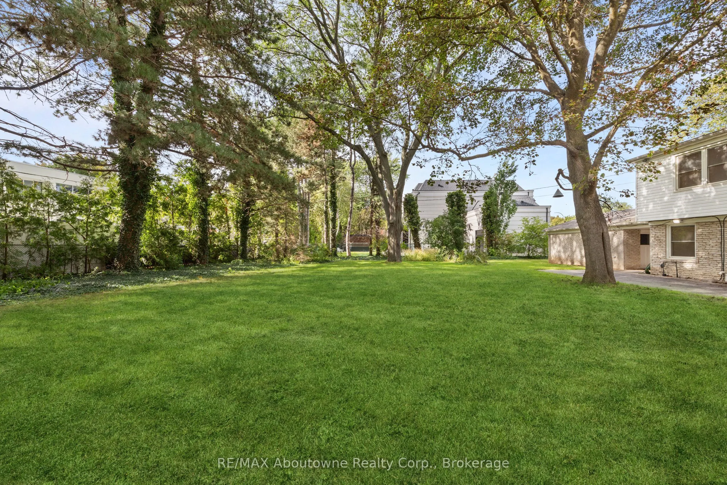24 Valloncliffe Road